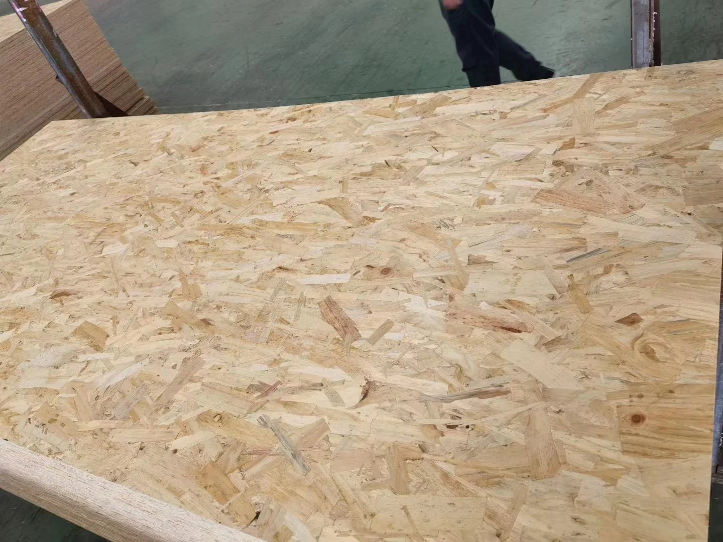 China Professional Manufacturer Factory Direct Sale 18mm Finished OSB Boards Particle Board for Indoor Decoration