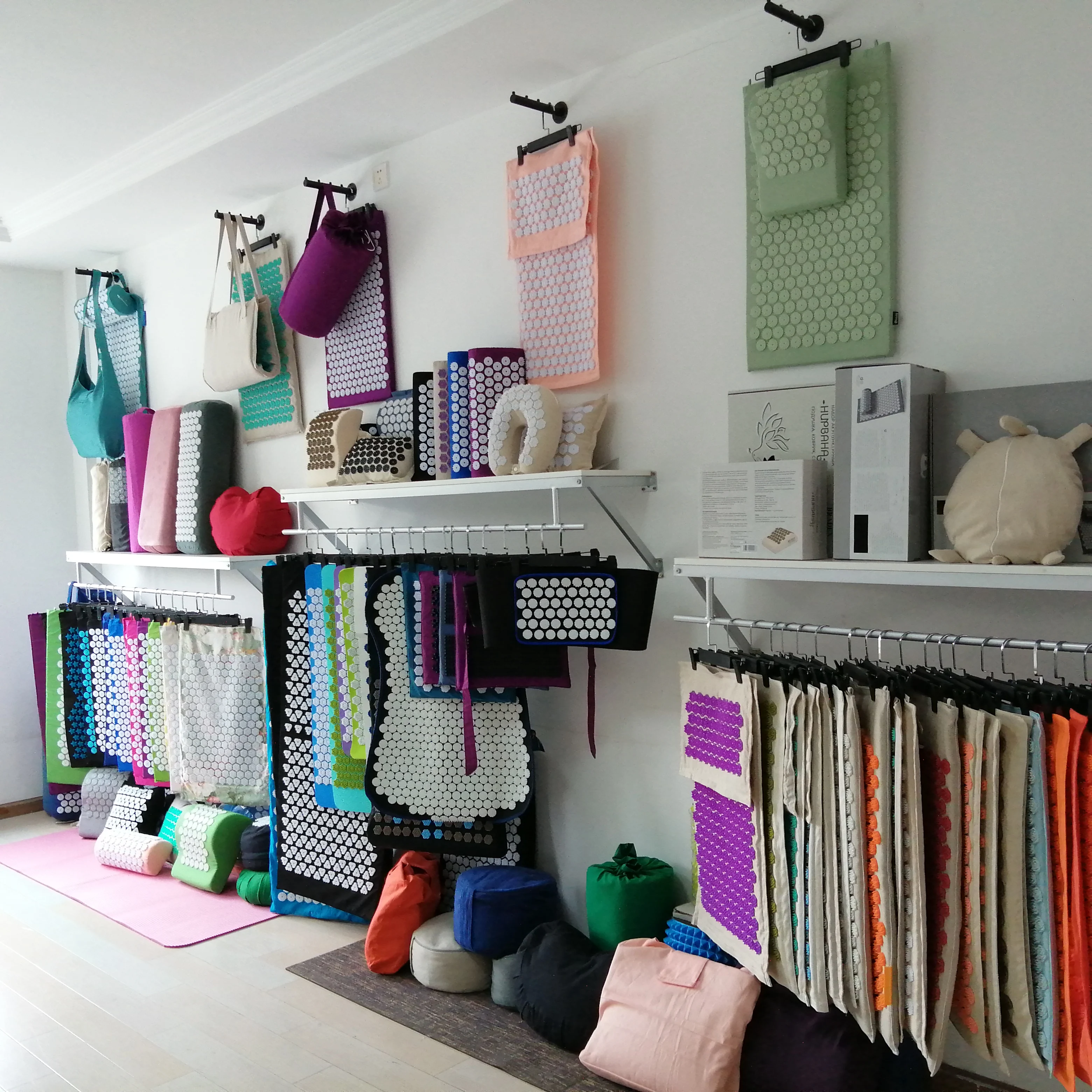 2021 Новые товары наполнитель для массажа тела и ног коврик акупрессуры подушка сумка переноски модный массажер ручной работы взрослых с шипами