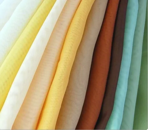 Высококачественная многоцветная шифоновая ткань из 100% полиэстера для женщин, подходит для женской одежды