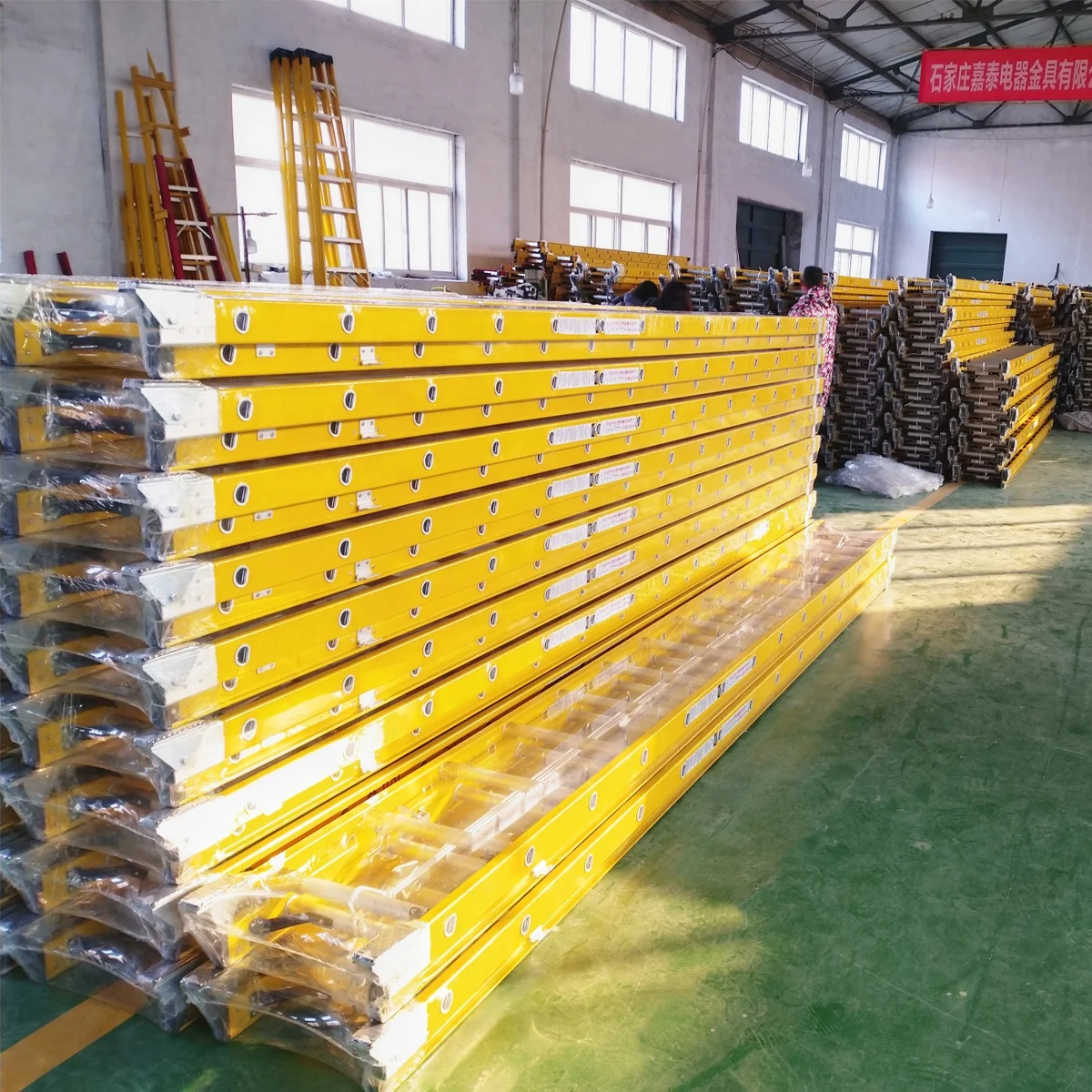 D-rung Multipurpose insulating fiberglass Extension Combination Ladder