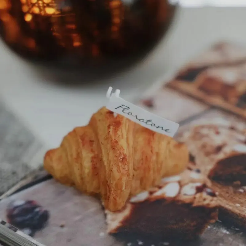 Ins Hot Sale Natural Scented Candle Creative Bread Coconut Wax Candles Luxury Highly Scented Candle Aroma For Home