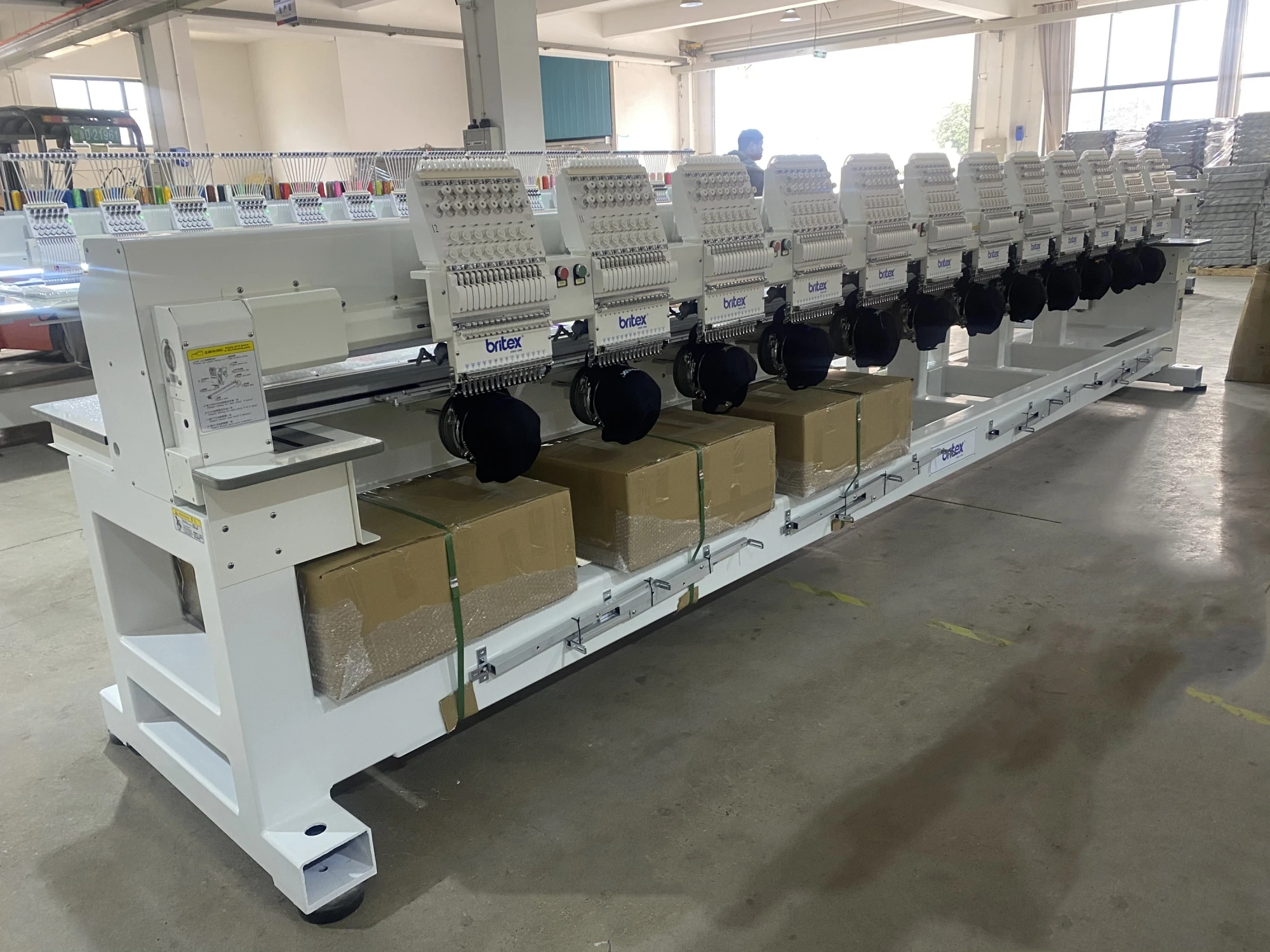 high quality britex BR-1512 12 Heads 15 Needles computer embroidery machine 15 needle 12 head embroidery machine