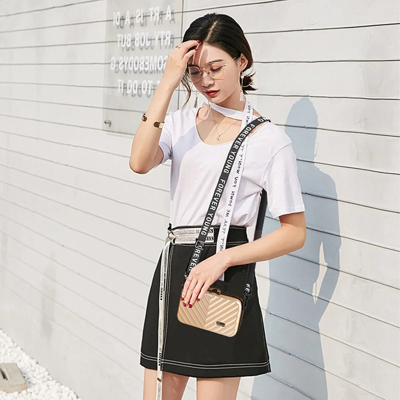 Wholesale Mini Carrying Shoulder Strap ABS PC Hard Shell Bag Portable Women Cosmetic Organizer Makeup Case