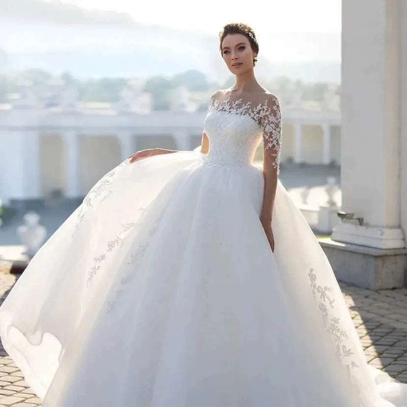Factory Sale Spring Bridal High Waist White Half-Sleeve Princess Slimming and Shoulder Hollow Luxury Lace Wedding Dress