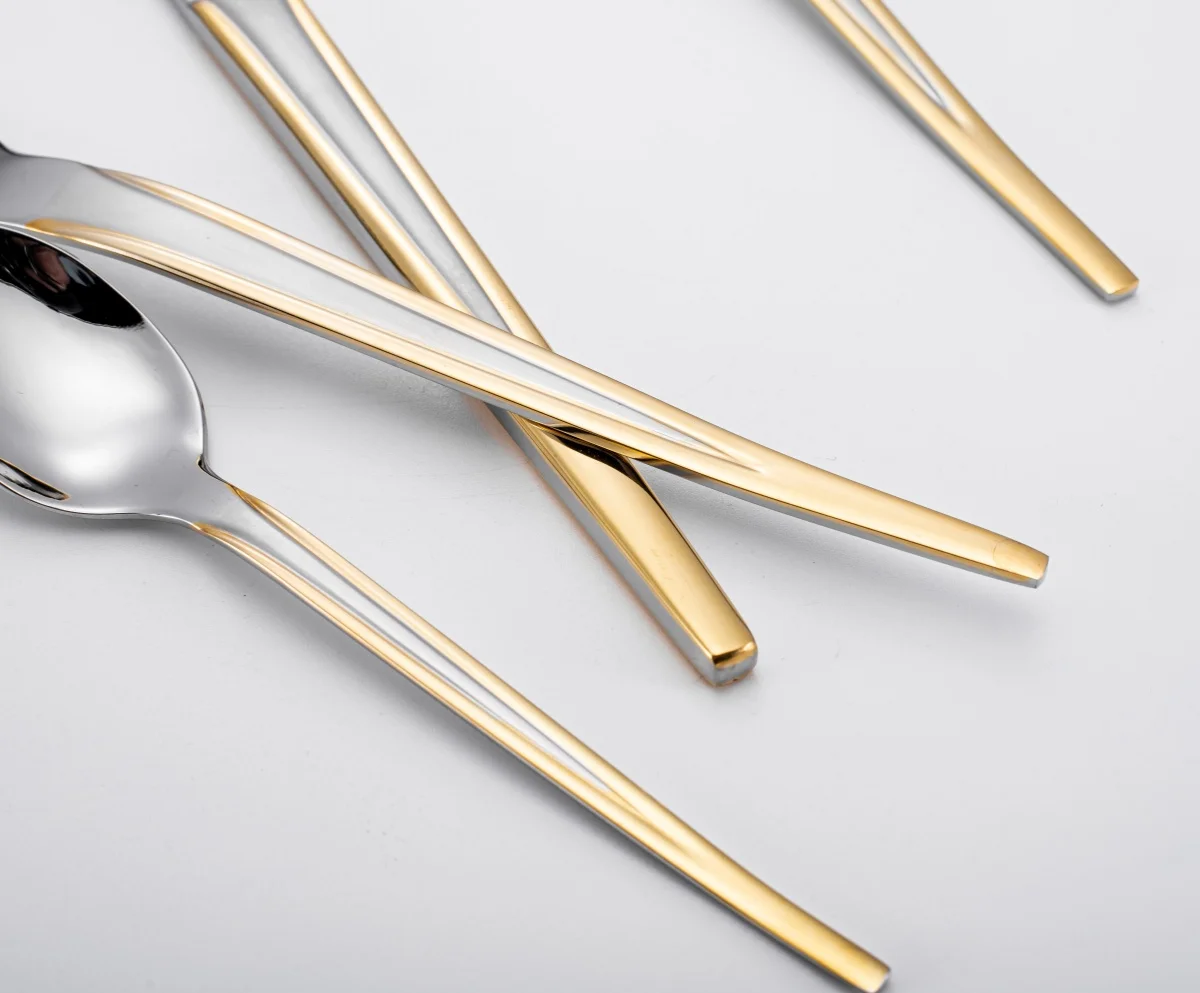 Hot Sell Flatware 24Pcs Gold Cutlery Sets Stainless Steel Christmas Gift Silverware Case Dessert Spoon And Fork Set With Box