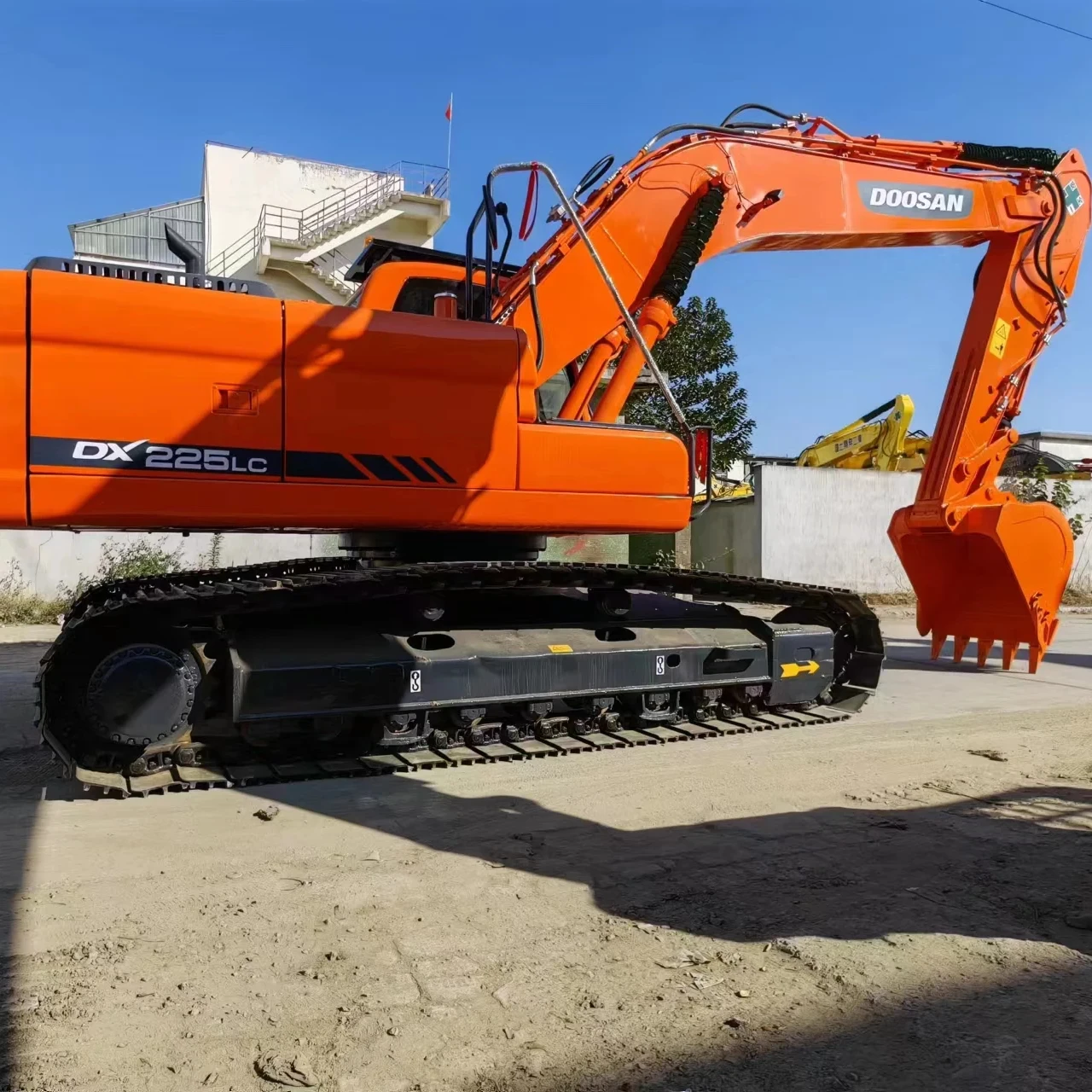 In Stock Used Excavator machine Doosan DX225 DX300 digger excavator tractor for hot sale