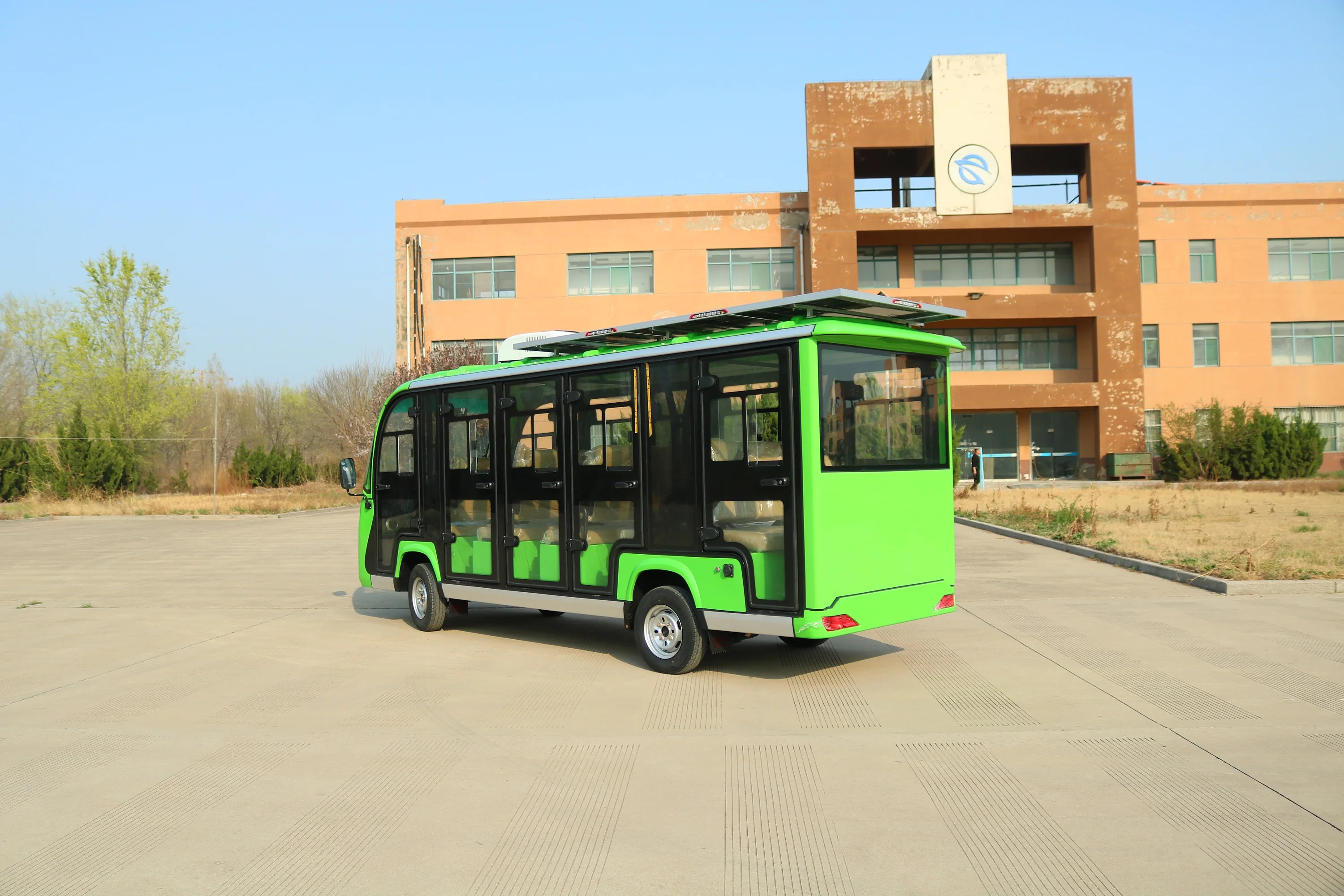 Electric bus 14-seat high-end , featuring a sleek and ,making it ideal for travel and business receptions modern design mini bus