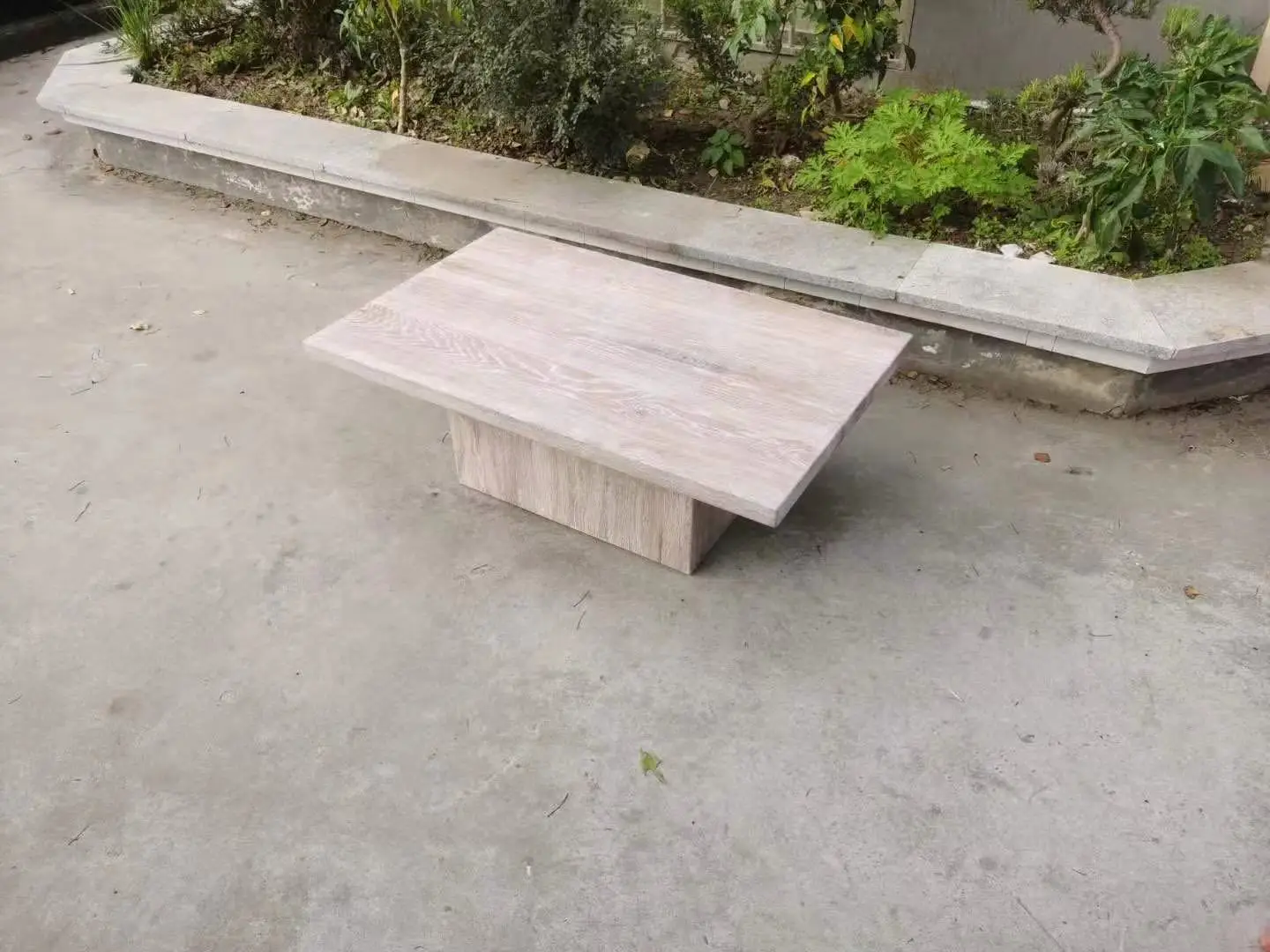 Квадратный журнальный столик plinth из русского дуба во французском