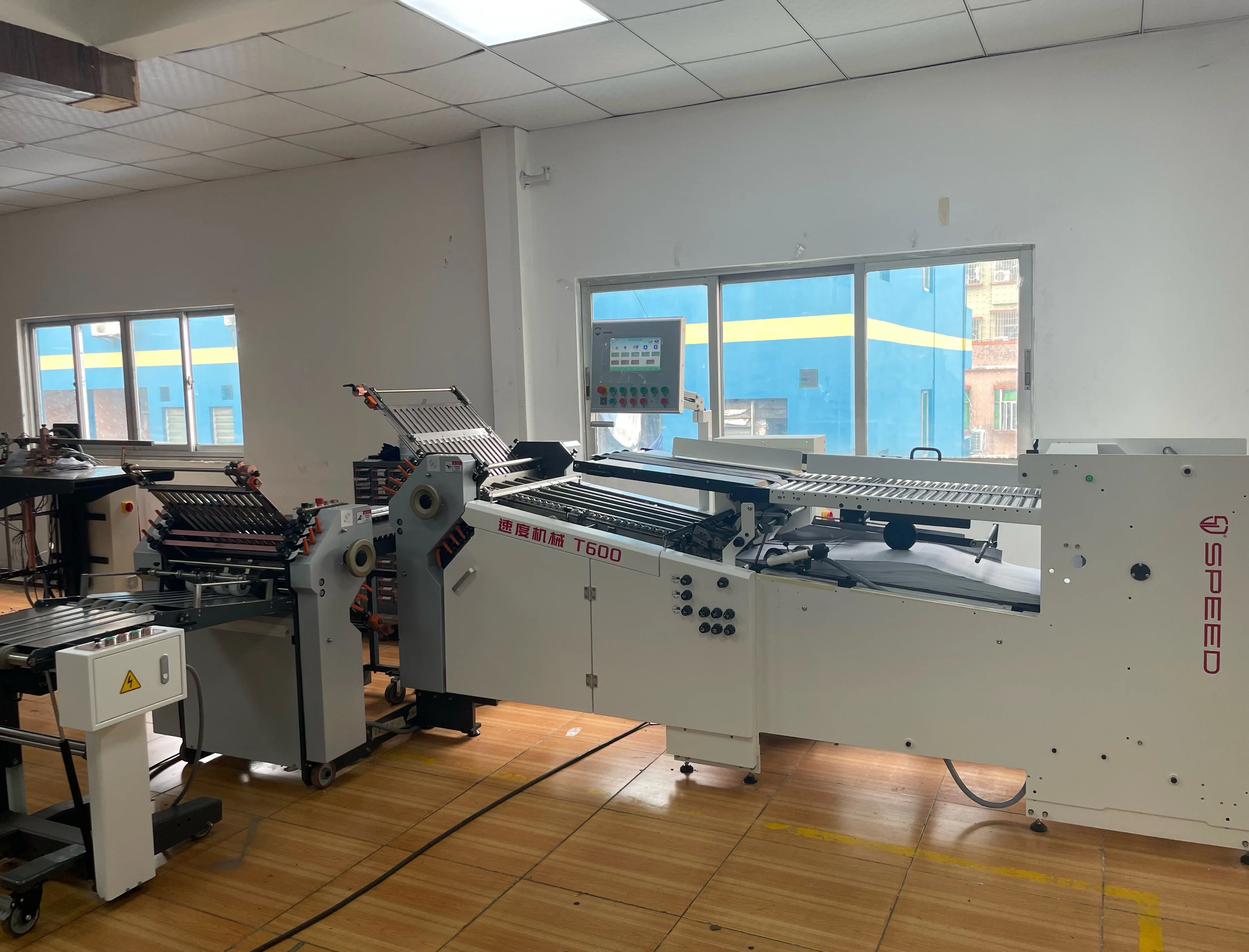 Round Pile Folding Machine with Stainless Steel Helical Gear Design Exclusively for Notebook Newspaper