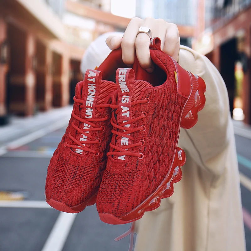 Latest Design Fashion Breathable Fly Knit Sports Shoes Casual Shoes Men Custom Made Platform Sneaker Running Shoes for Men