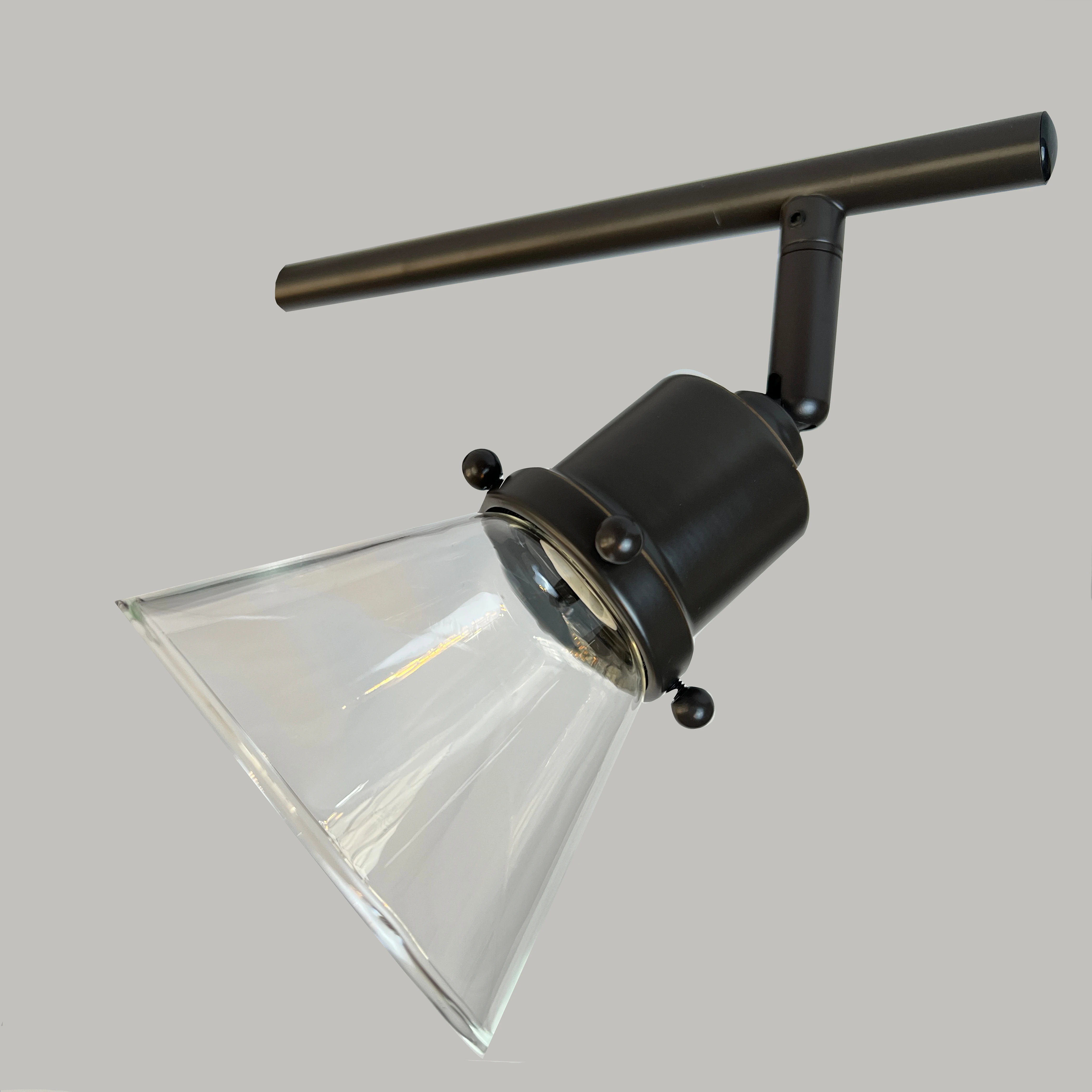 How Bright High Quality Modern Simple Decorative Fixed Track Light Fixing Head Adjustable