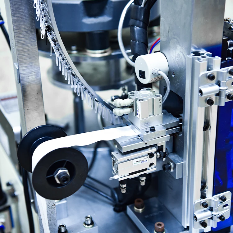 Long Chain Nylon and Metal Zipper Making Machine Stand-Up Zipper Pouch with Invisible Nylon Zipper Making Machines