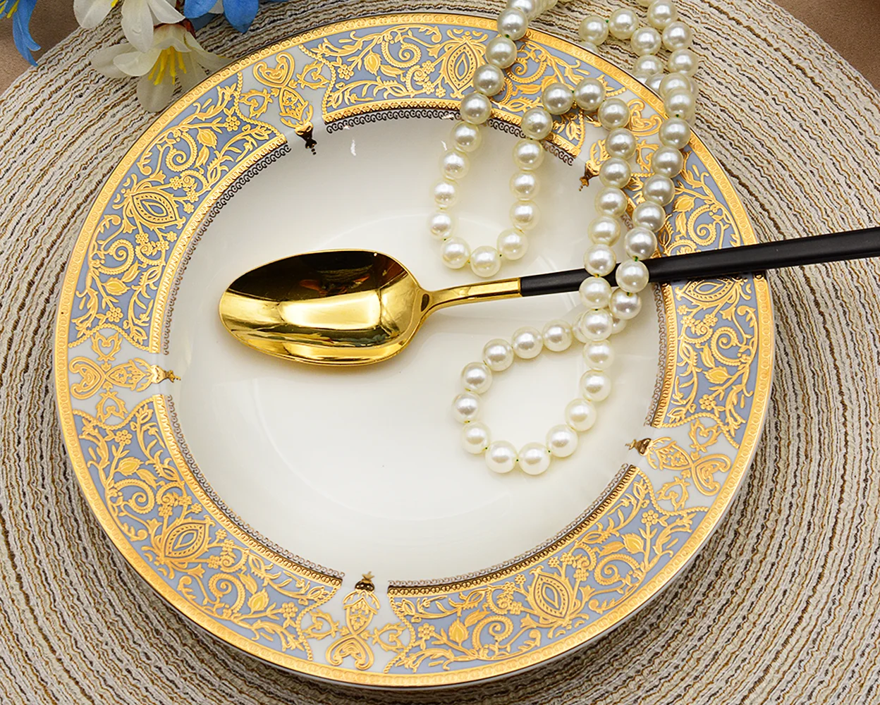 24pcs porcelain retro wedding dinning room table set with gold rim wedding dinner ware sets ceramic