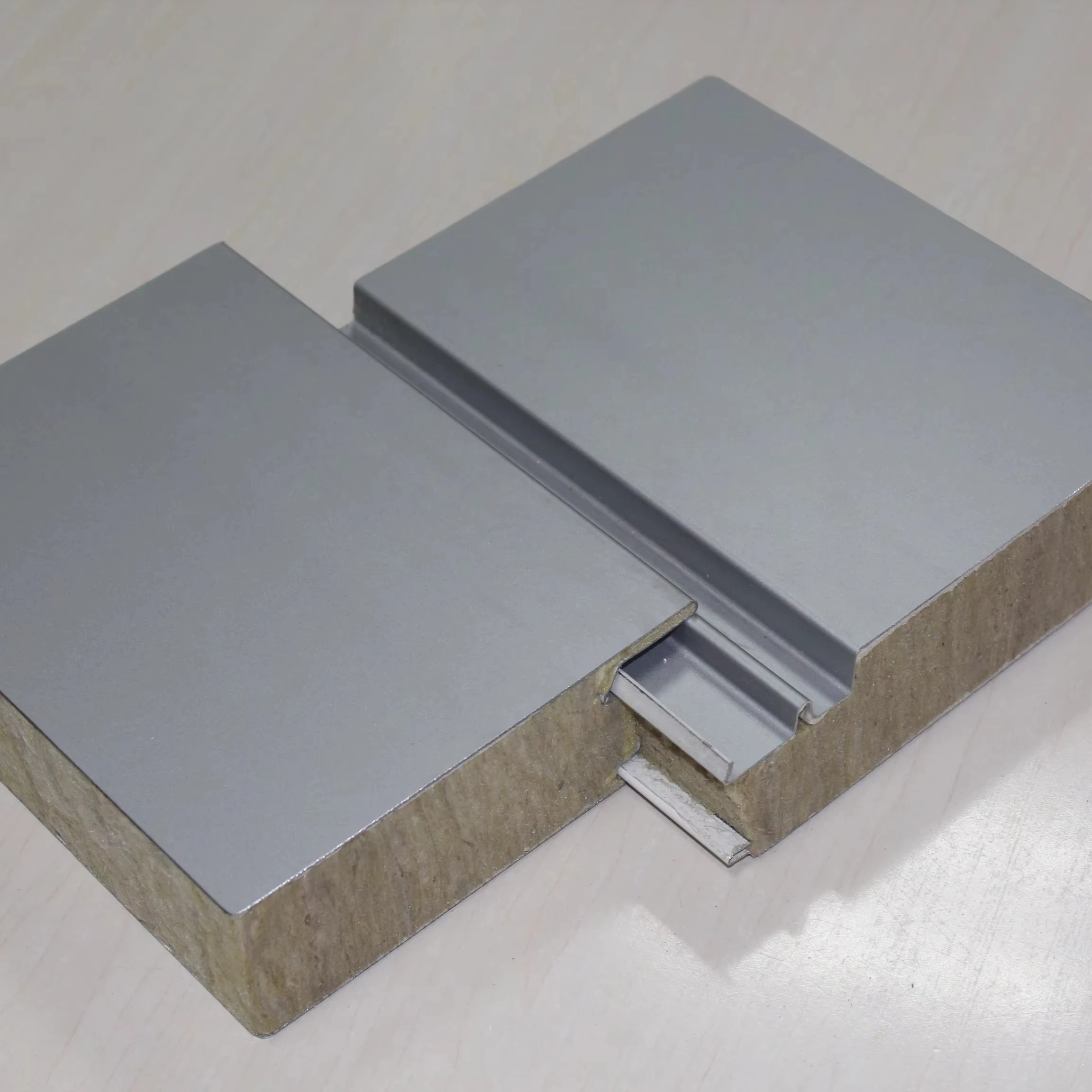 Polyurethane/PU/PIR Insulated Sandwich Panel with Hidden Screw Joint