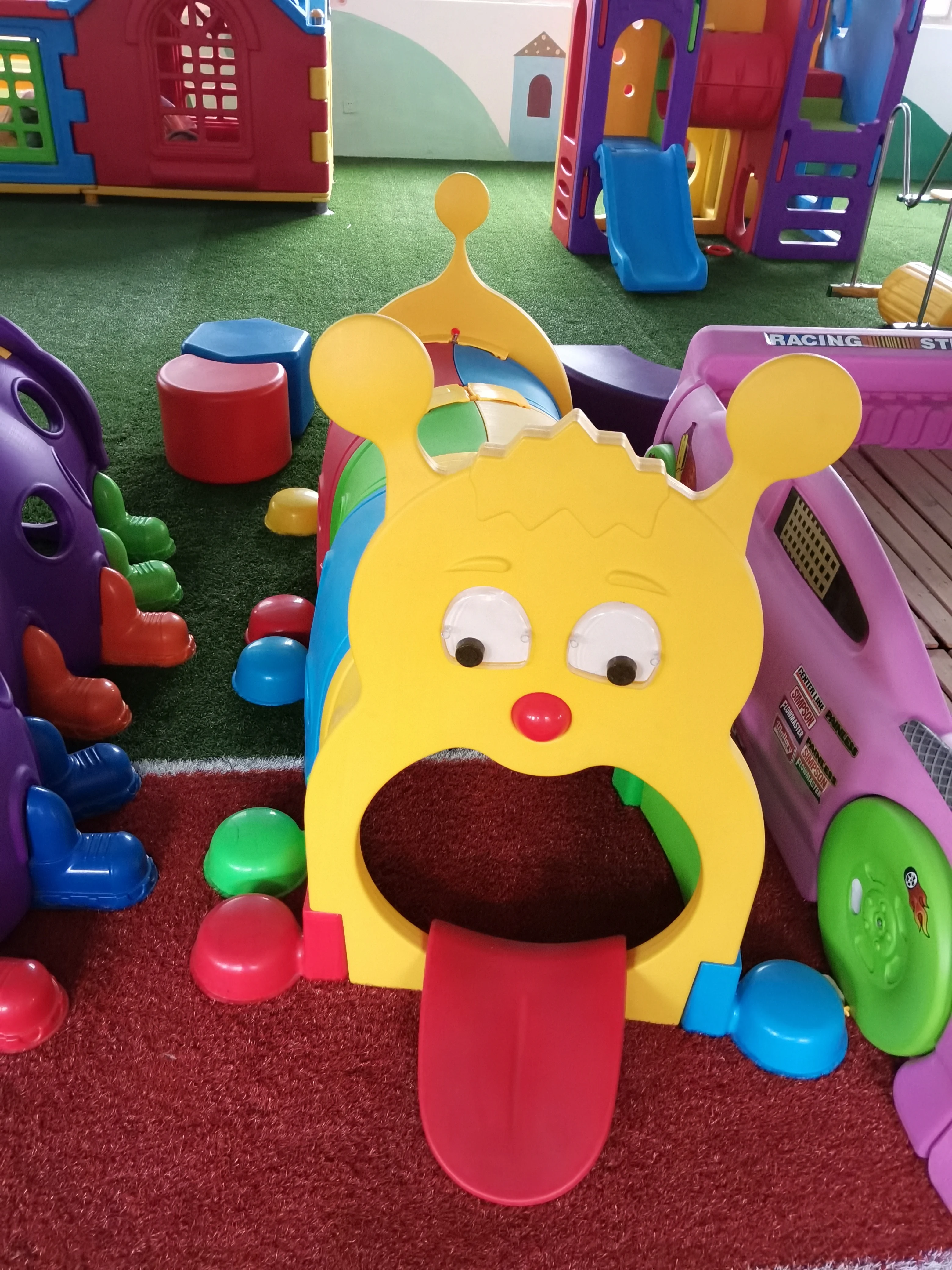 Newest Kids Indoor Playground Equipment Caterpillars Crawling Tunnel Kids Outdoor Play Tunnel