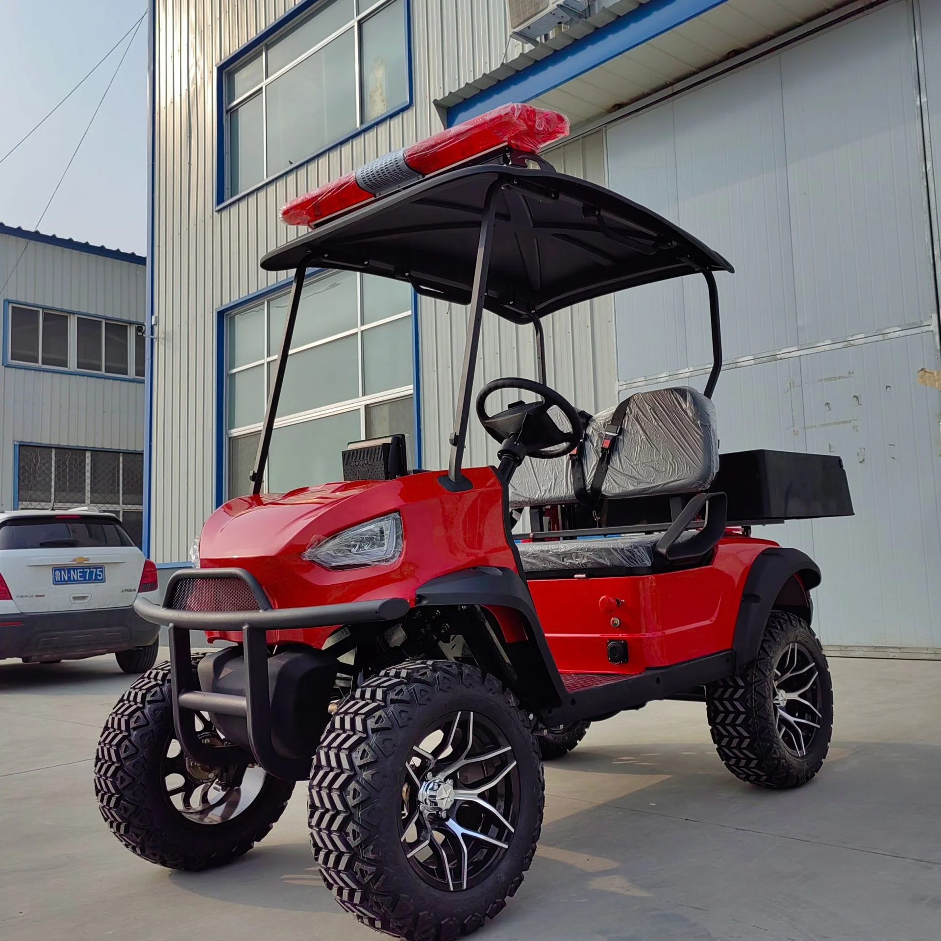 High Quality farm use Club 48V Cheap Electric Golf Carts 2 Seater Golf Buggy with Alarm lamp and Cargo Box for family   r