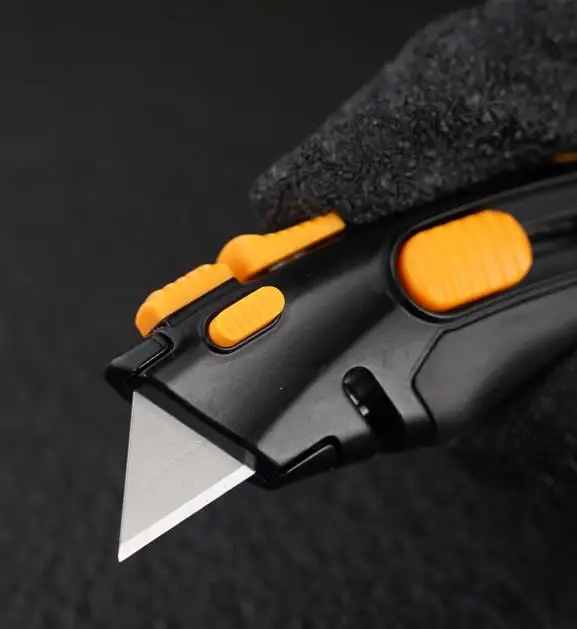 Heavy duty aluminum alloy handle TPR rubber muti-functional cutter knife utility  knife with trapezoid blade