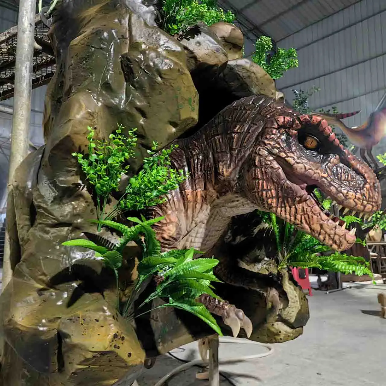Animatronic Animals Realistic Animatronic Lifesize T-rex  Dinosaur Head Spray Smoke in Cave Covered by Plants