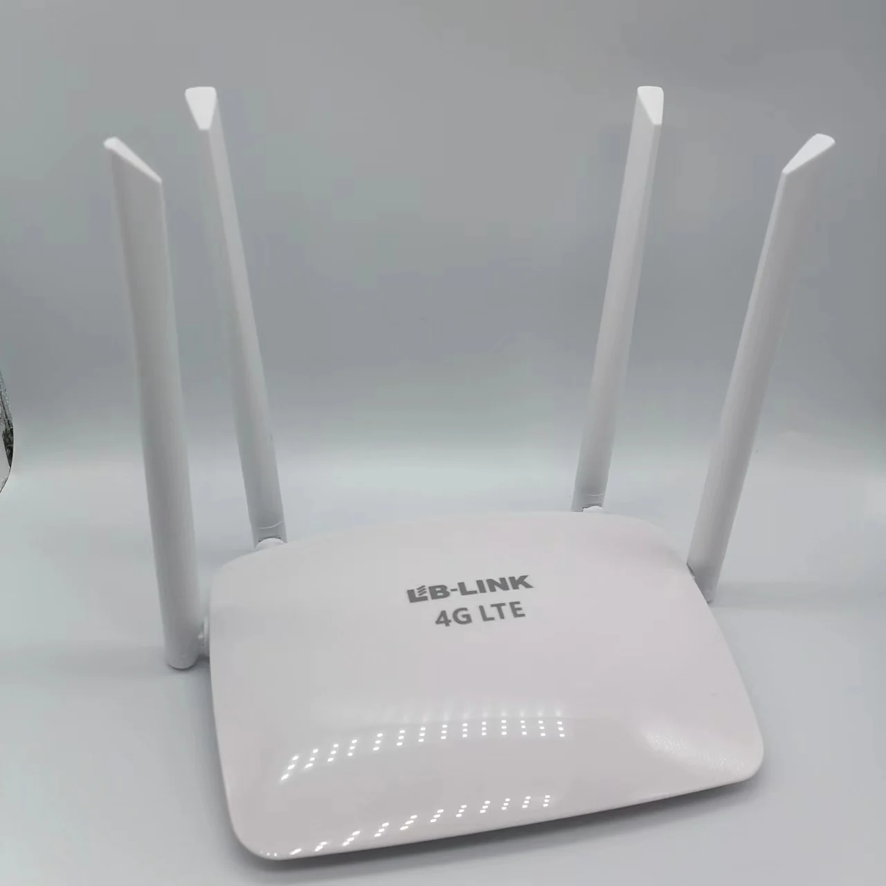 LB LINK Wireless Wifi Modem Router 300mbps LB-LINK BL-CPE450H 300Mbps with 4 Antennas 4G LTE router with sim card