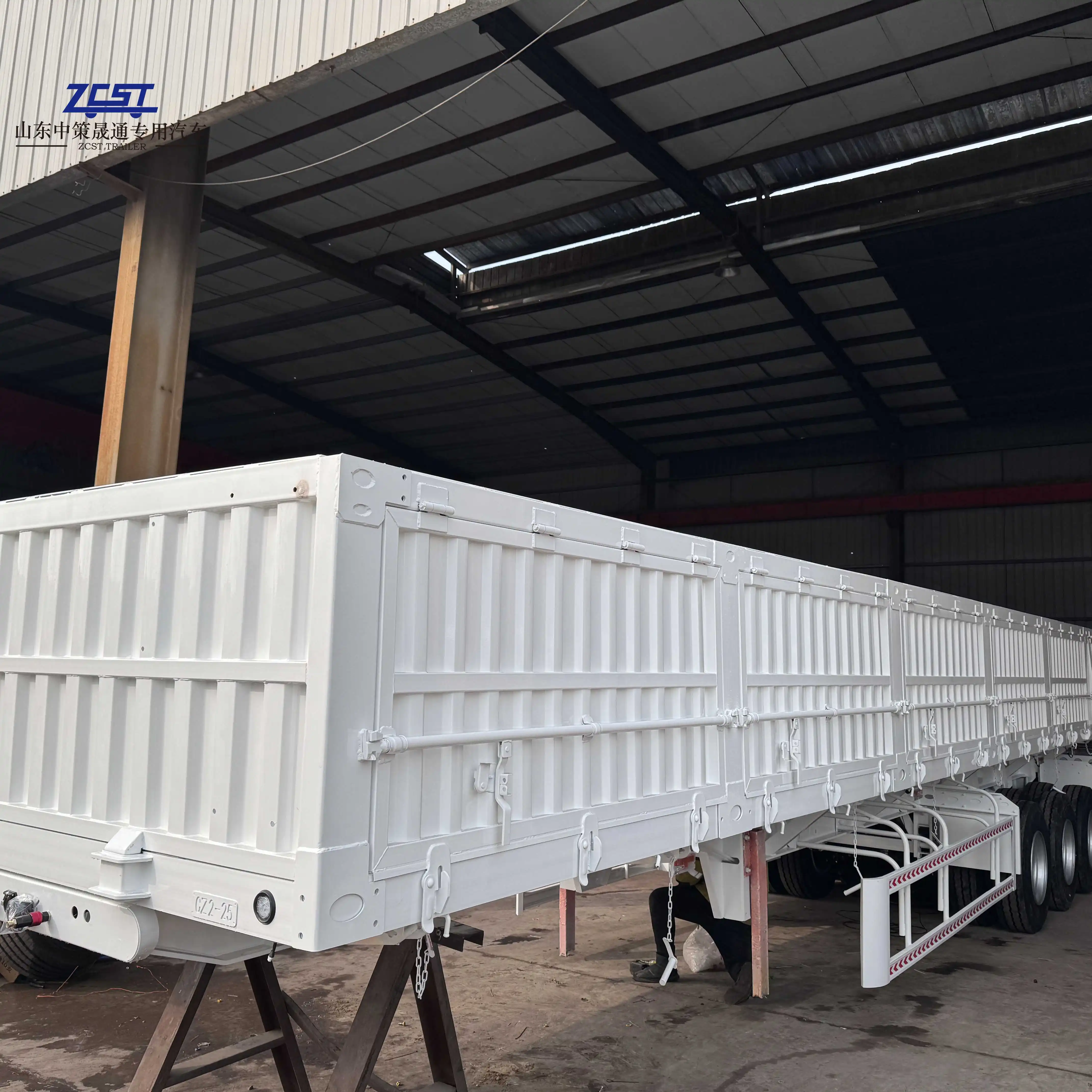 Heavy Duty 3 Axle Truck Semi Trailer with Stake Sidewall for Cargo Transport featuring 12R22.5 Tyre