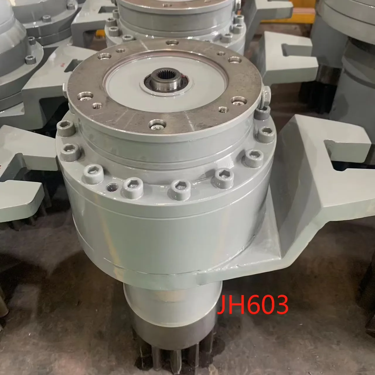 JH603 Slewing Reducer for tower crane (105kg/set, 654*454*705mm for 2 sets)