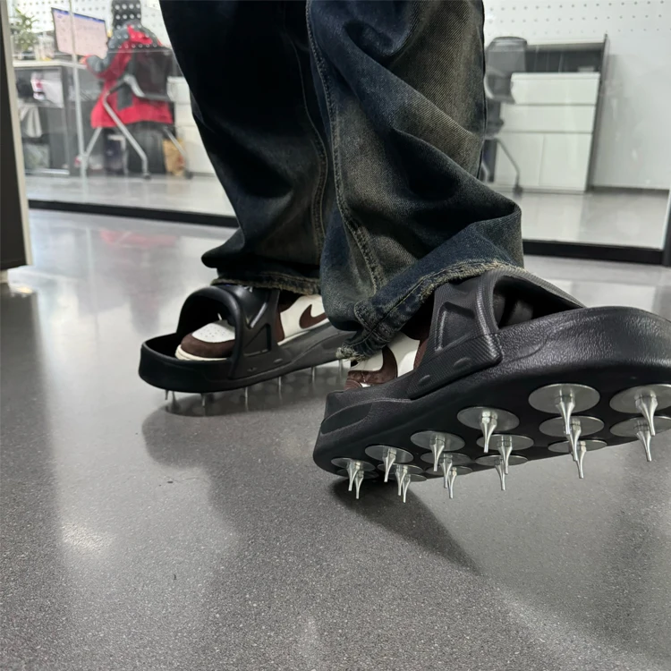 Large Size Epoxy Coating Floor Spiked Shoes