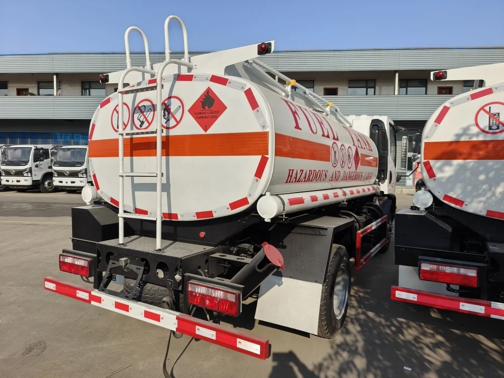 LHD FAW 4X2 6000 Liters Oil Tanker Truck Carbon Steel Oil Tanker with Fuel Dispenser