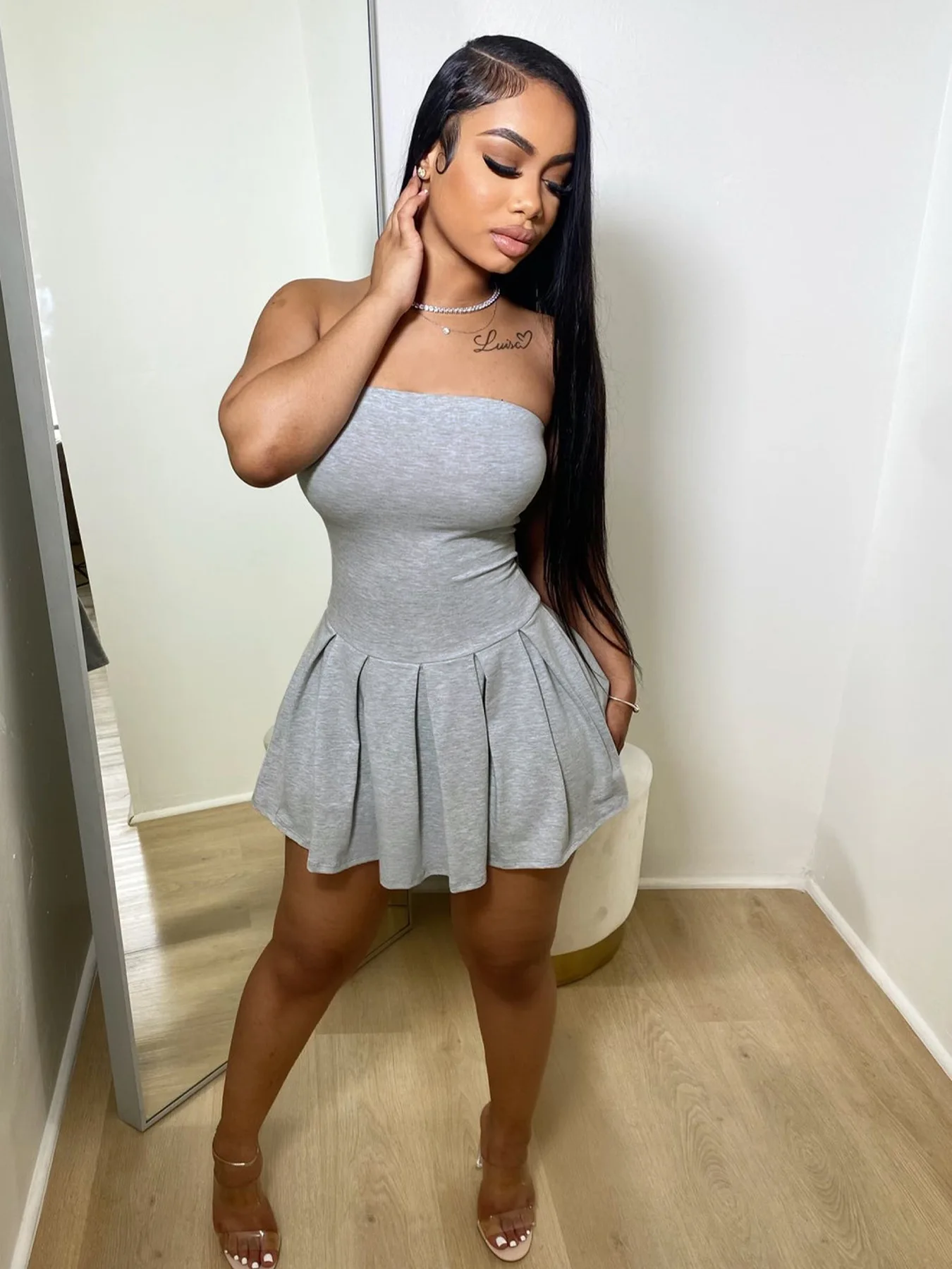 2024 Summer New Fashion Slim Fit High Waist Pleated Skirt Solid Color Off Shoulder Bra Dress