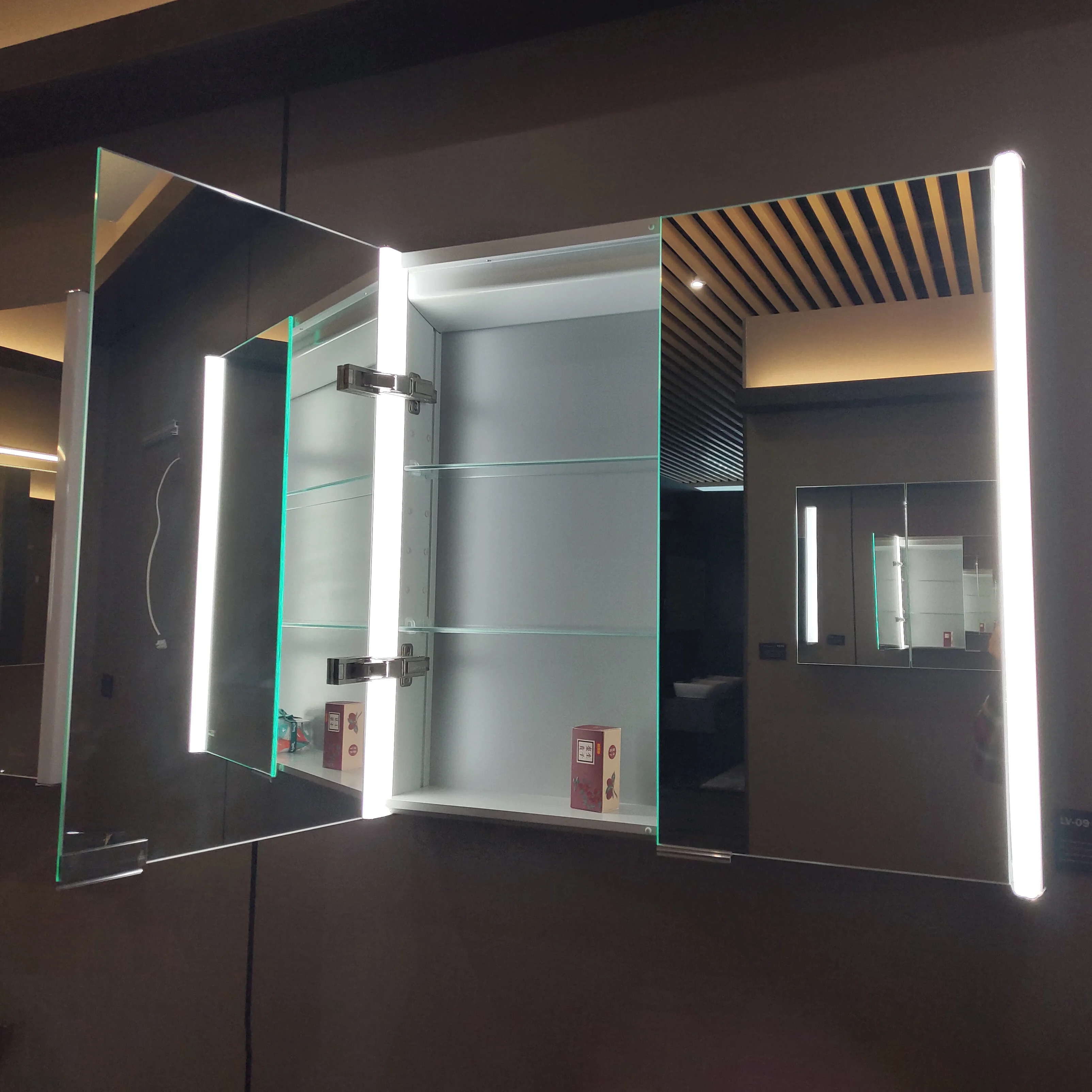 Waterproof Backlight Lit Modern Bath Bathroom Vanity Smart Mirror Single New Arrive Europe American Led Cabinet Mirrors