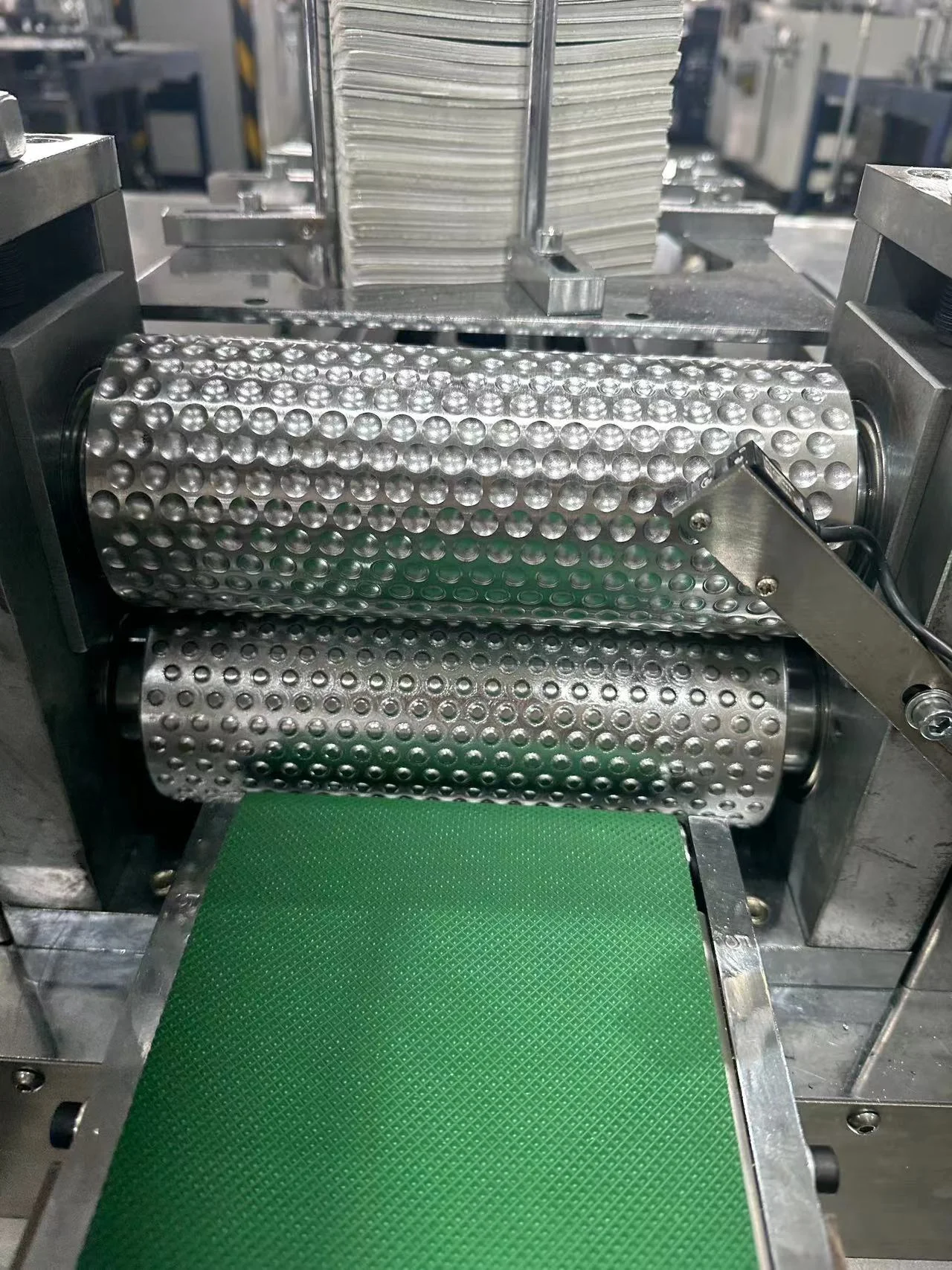 GD-T08 Greece Roller Type Embossing Double Wall Paper Cup Machine Speed 70-80pcs/min