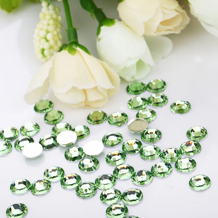 Wholesale 4mm Grass green Mobile Phone Case Jewelry Accessories  Flat Bottom Rhinestone Resin Crafts