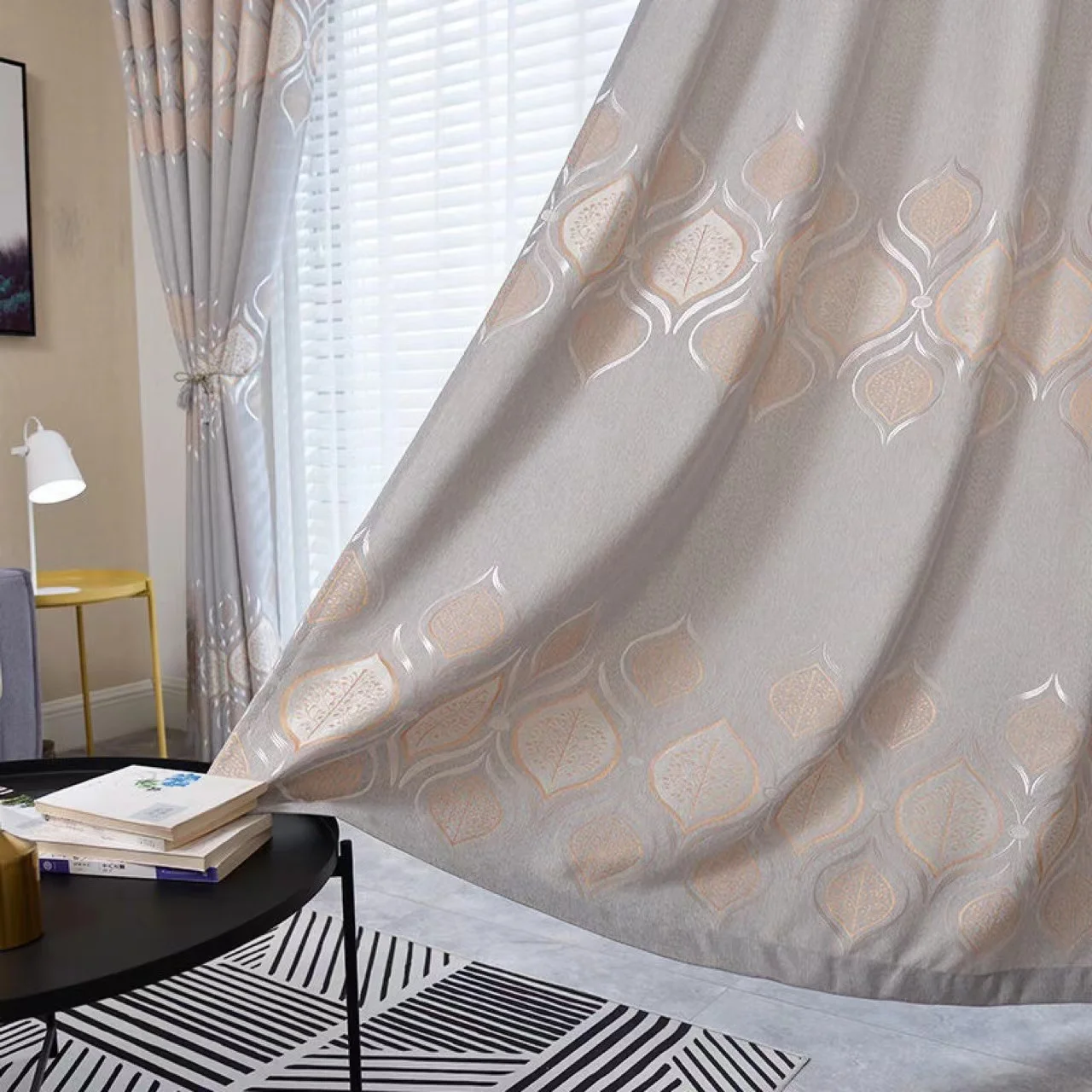 China Factory Luxury Beautiful Latest Print Jacquard Blackout Curtain Ready Made Curtain For Living Room