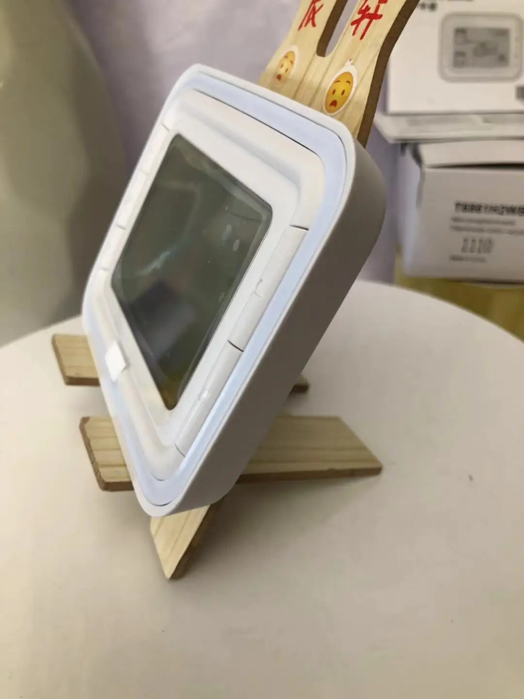 High Quality T6861H2WB T6861H2WG T6861V2WB T6861V2WG Thermostat With Nice Pirce