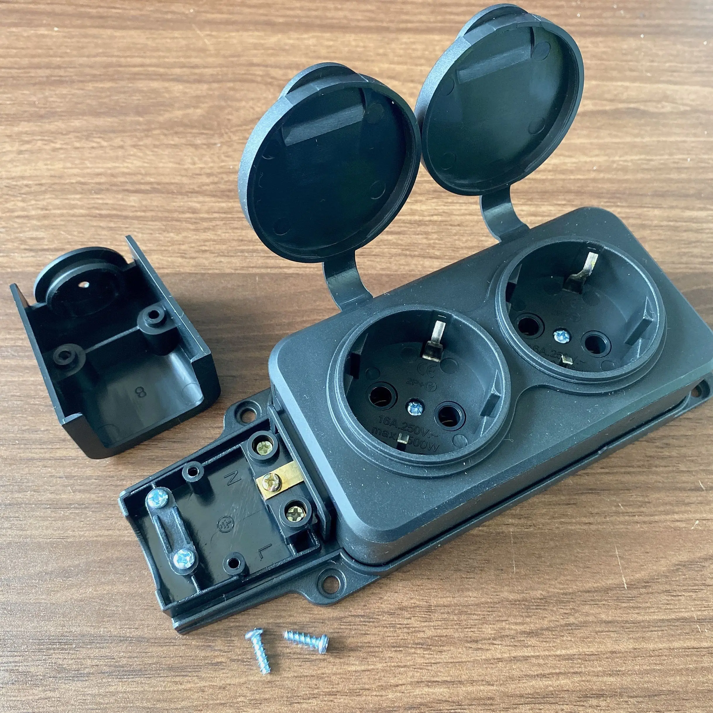 New IP54 16A 3500W EU 2 Gang Schuko f Type Outdoors Waterproof cover power socket Germany Russia Wireless Extension Power Strip