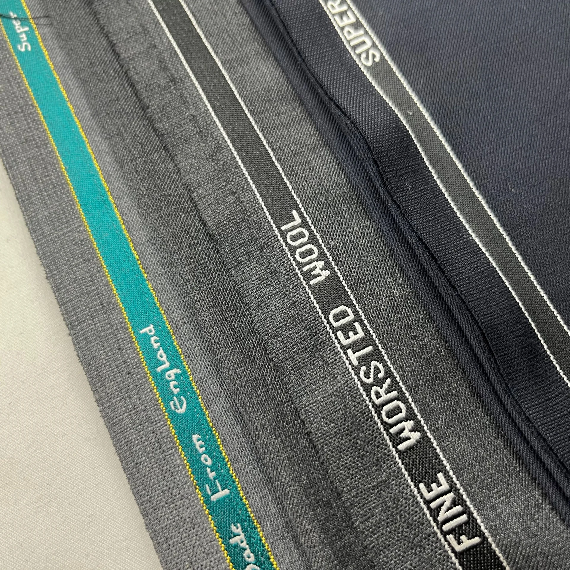 TR 80 Polyester 20 Viscose Fabric 24*31 100*78 300G/M Woven Twill Muslim Men Suit  Arabic White FabricFor Dress Suiting