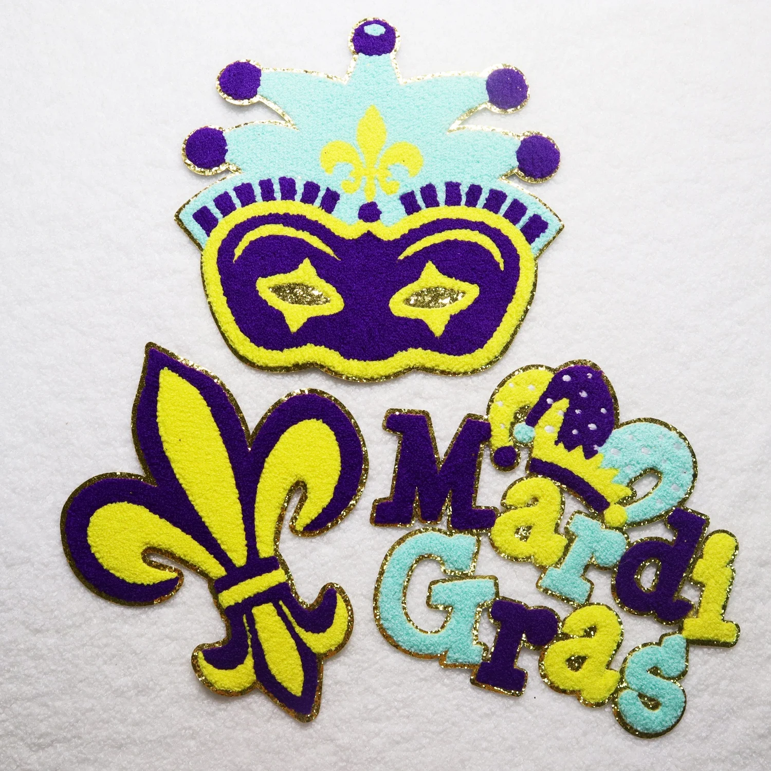 Hot Sale Valentine S Day Chenille Patches Love/Xoxo/Be Mine Iron On Chinese Valentine Heat Patches With Gift 2024