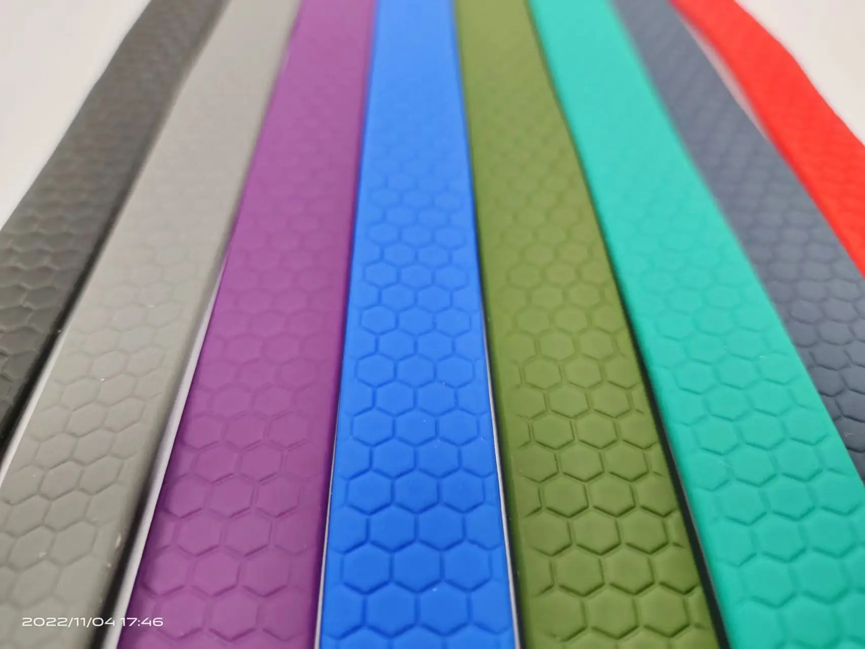 2022 Latest Design Eco-friendly Nylon Webbing Dog Collar Leash Durable Polyester Material Honeycomb Texture PVC Coating Print