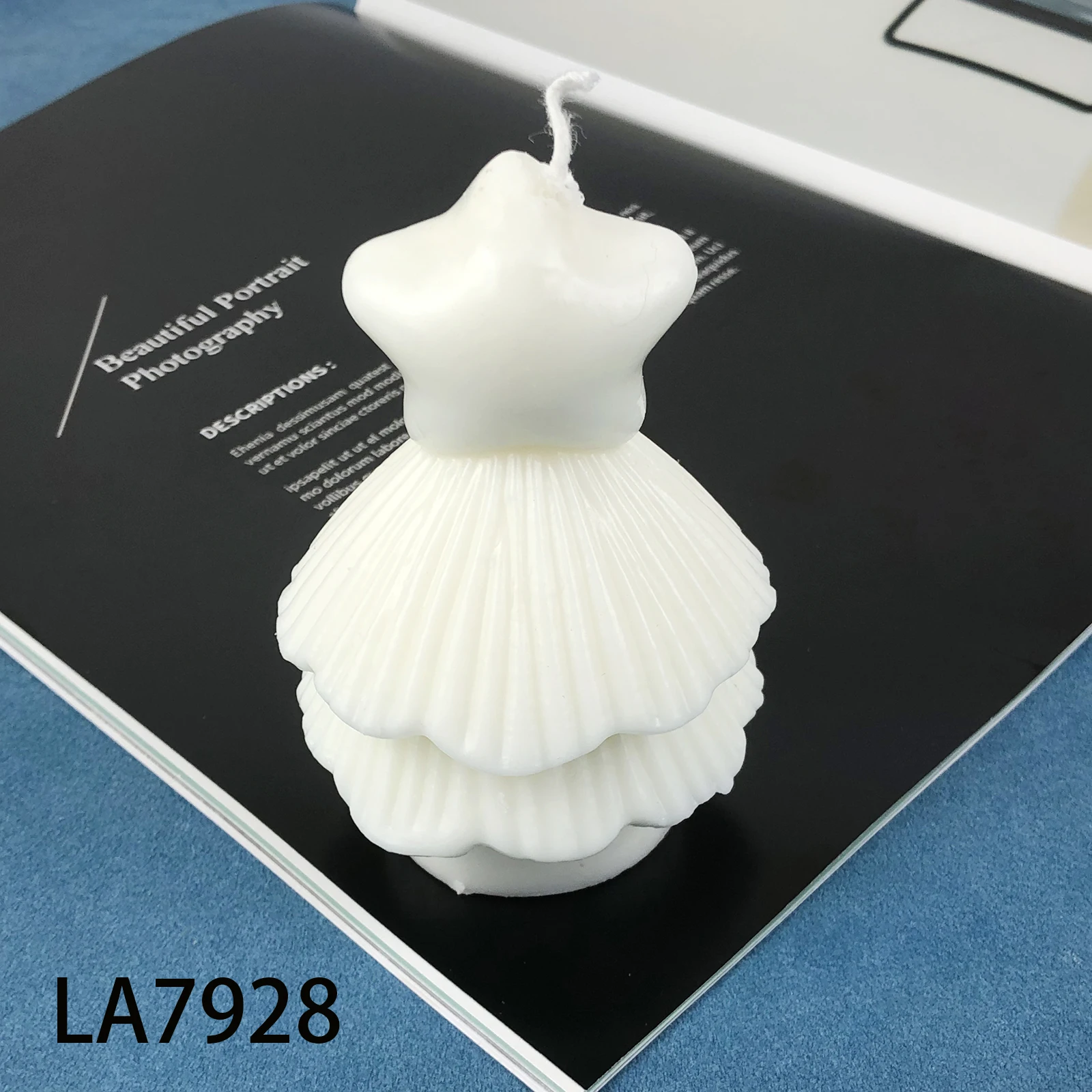 LA7928 Creative human shaped skirt design Carving candles soy wax scented candles candle no label factory outlet