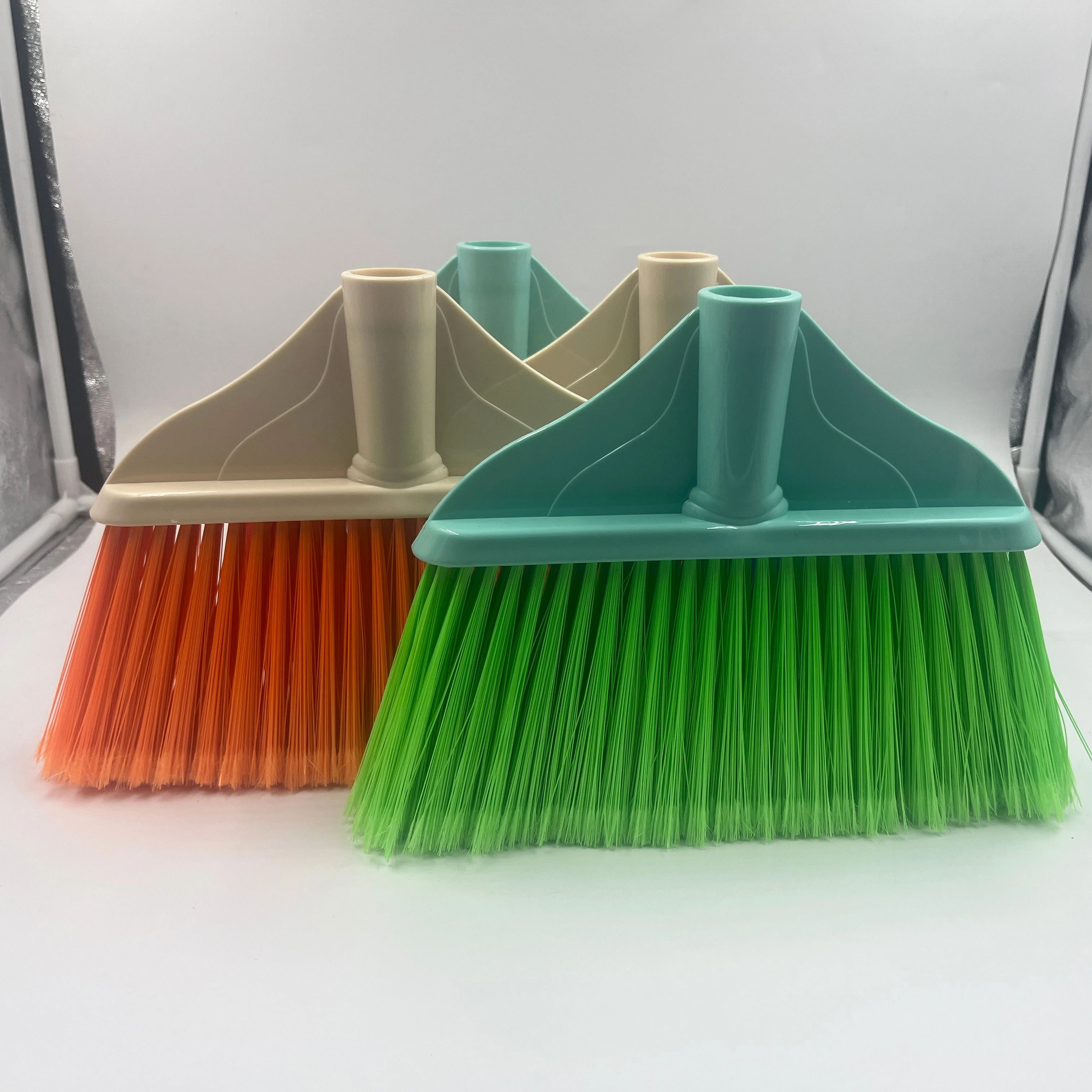 Guangxi industrial manufacturing floor household holder hard brushes brooms to sweep 120cm length wooden broom handle