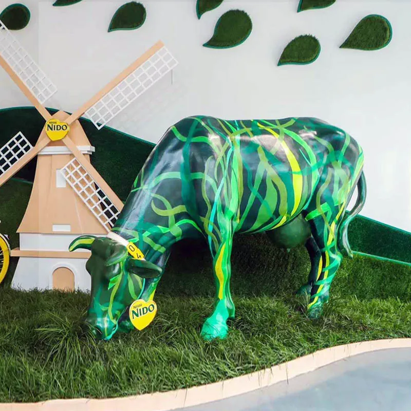 Wholesale Custom FRP Cow Sculpture Commercial Street Landscape Decoration Park Decorative Sketch Painted Cow Sculpture