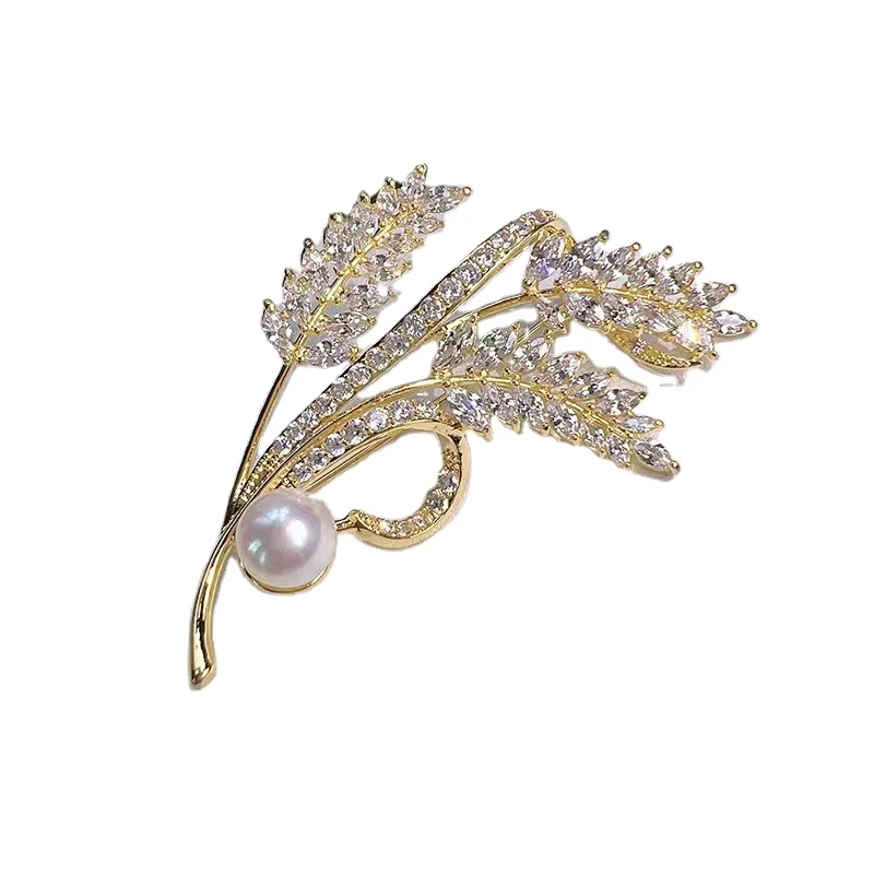 Factory direct wholesale golden peacock has no pearl brooch fashion jewelry brooches DIY