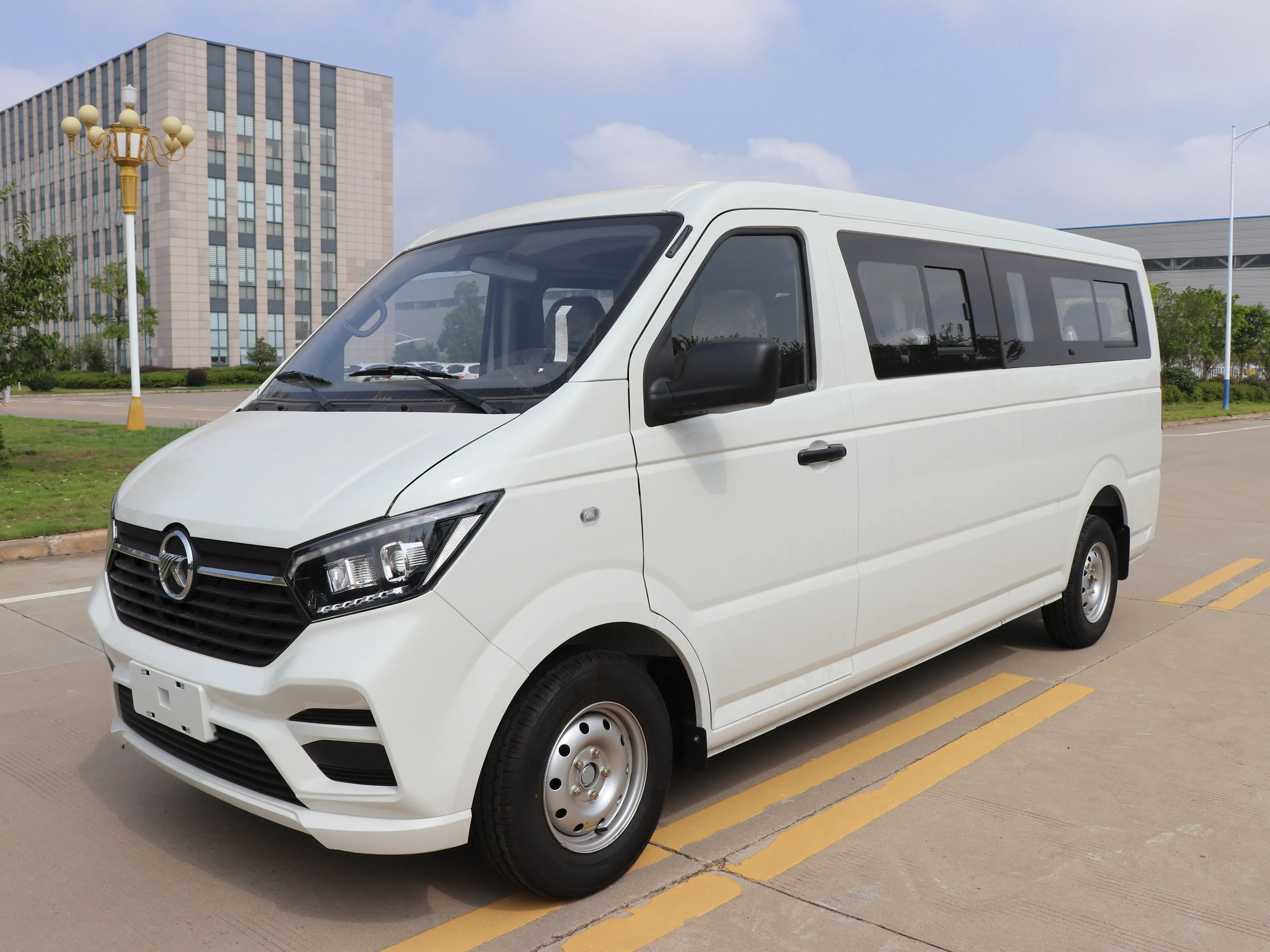 High Quality Wholesale 14 Seats UTV 41.93kWh Electric Van KAMA ES7 Electric Passenger Van