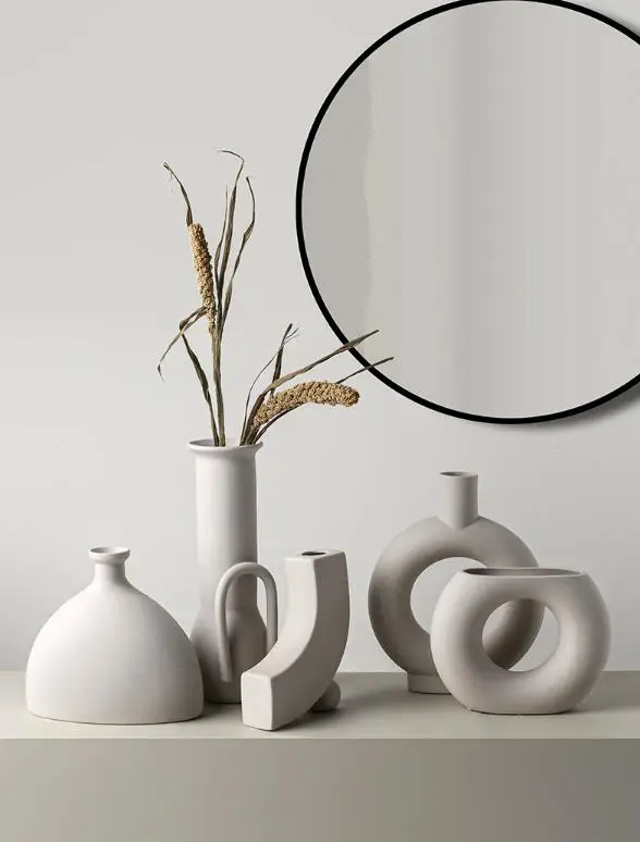 INS Abstract Human Girl Face Art Flower White Donut Shaped Modern Ceramic Flower Vase for Home Decor Nordic Ceramic Donut Vase