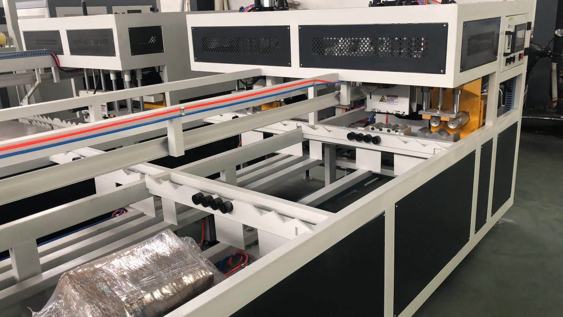plastic PVC PP PE pipe bending machine/Automatic plastic pipe socket expanding machine