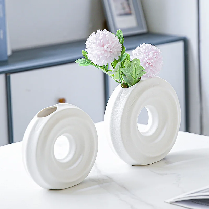Creative Ceramic Flower Vase: White Matte Finish, High-End Minimalist Home Decor for Dried Flowers