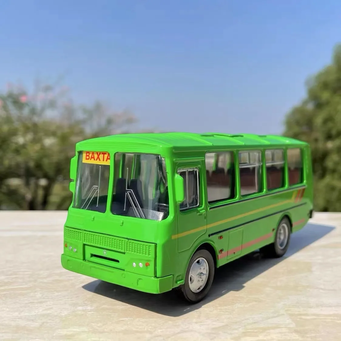 Изготовленная на заказ модель шины 1/43 металлическая 1:43 шкала цинковый сплав для дисплея