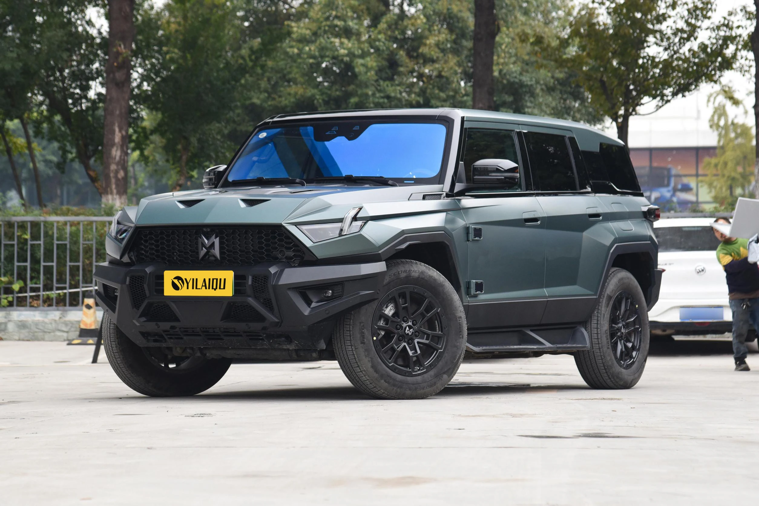 2023 2024 Dongfeng M-Hero 917 mengshi Electric Car used Four-motor Large Luxury Suv High Speed yangwang
