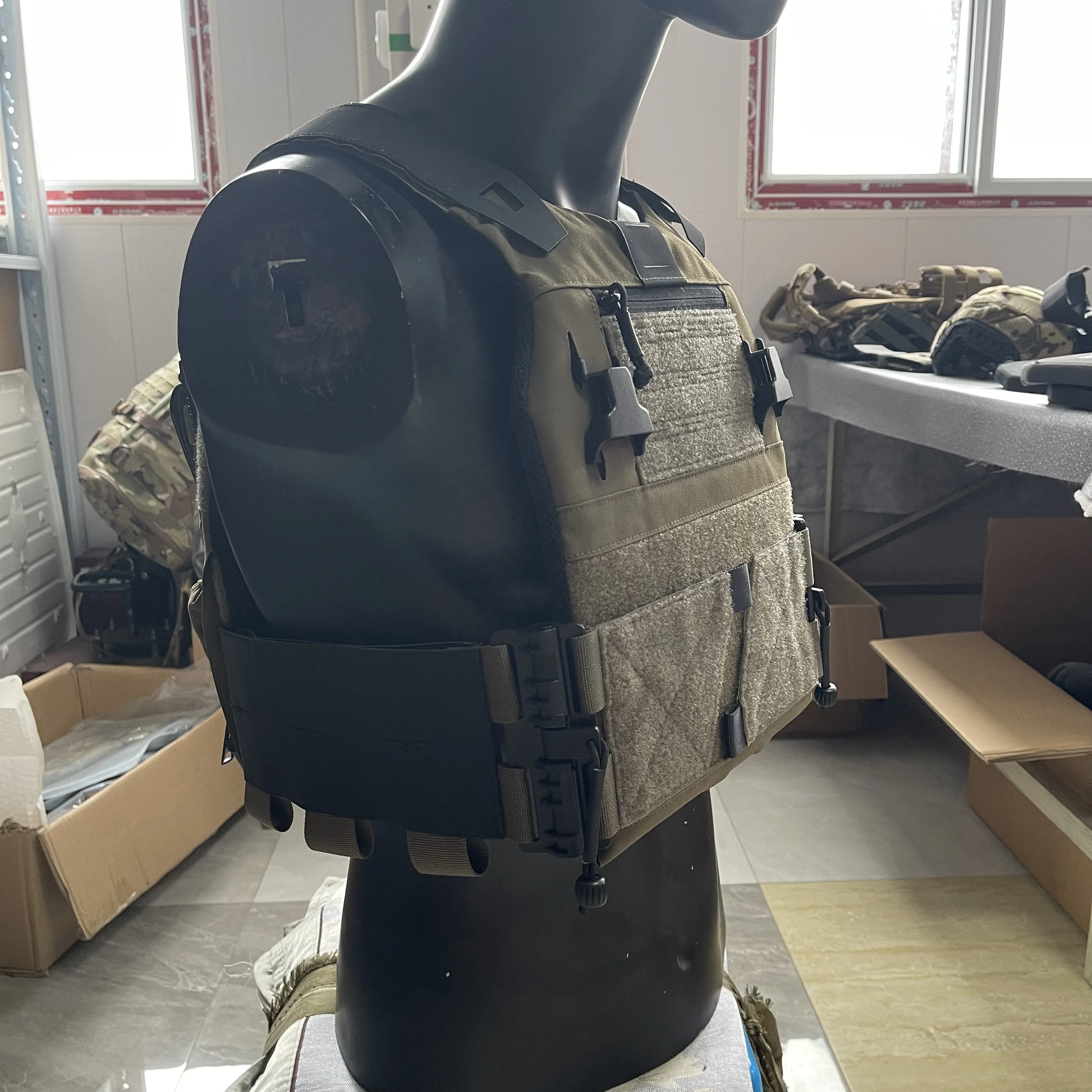 Camouflage tactical vest plate carrier