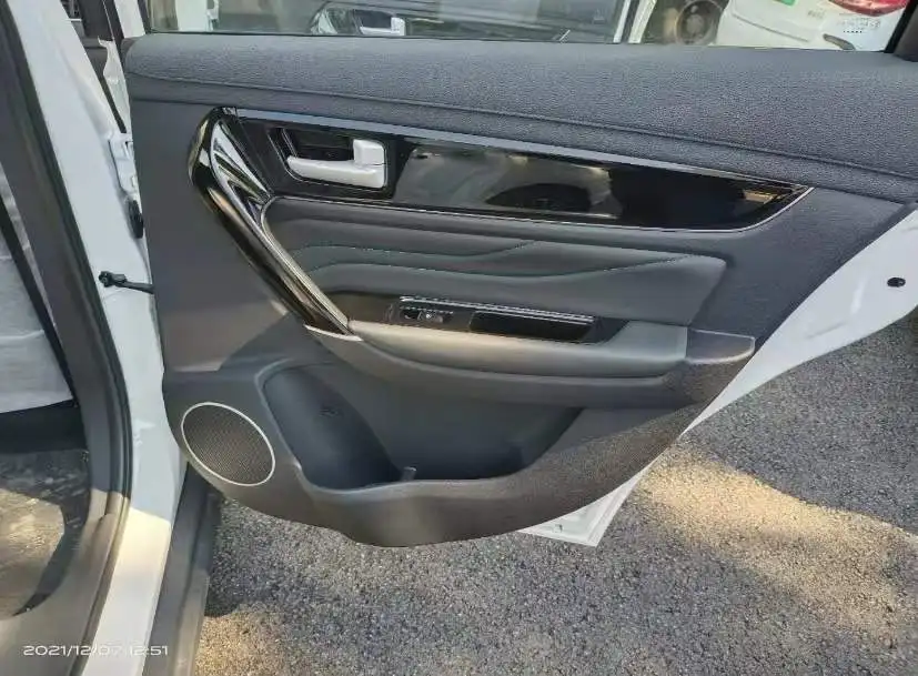 Hot Sale Dongfeng PHEV Sedan New Mini SUV with High Speed Light Interior Color Lithium Battery EV Model Rear Camera for Sale