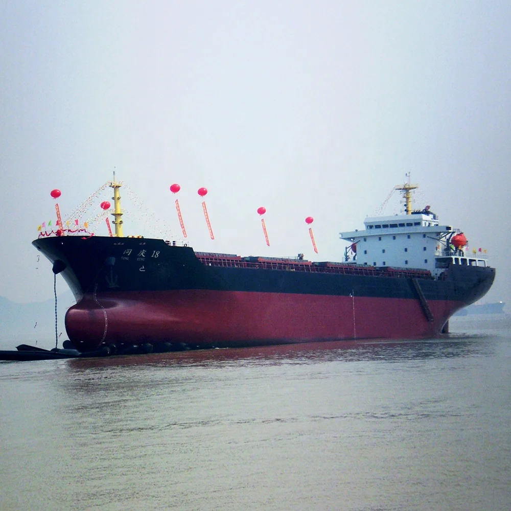 
Bulk cargo ship with large capacity for safe and stable loading 